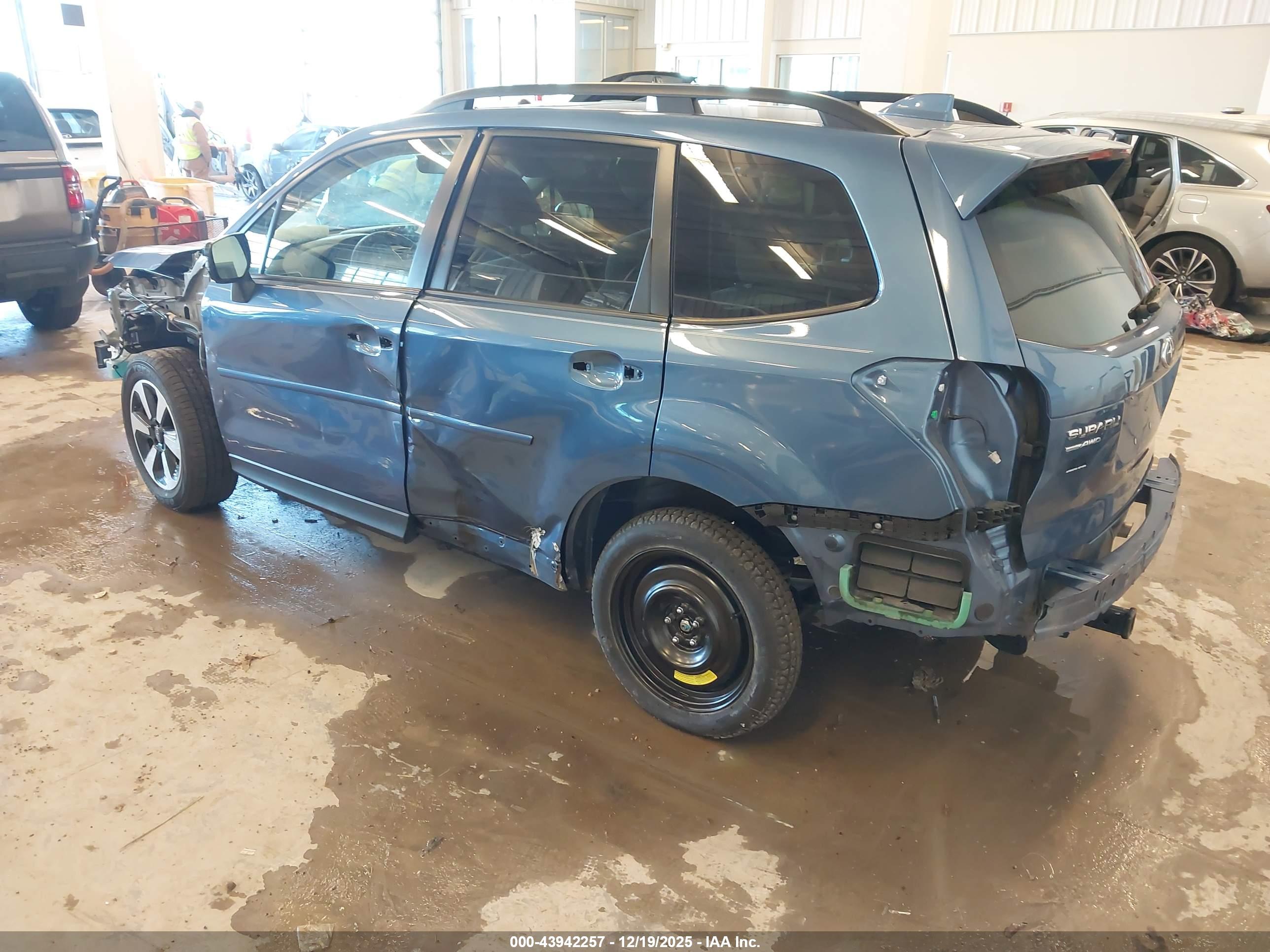 SUBARU FORESTER image 3