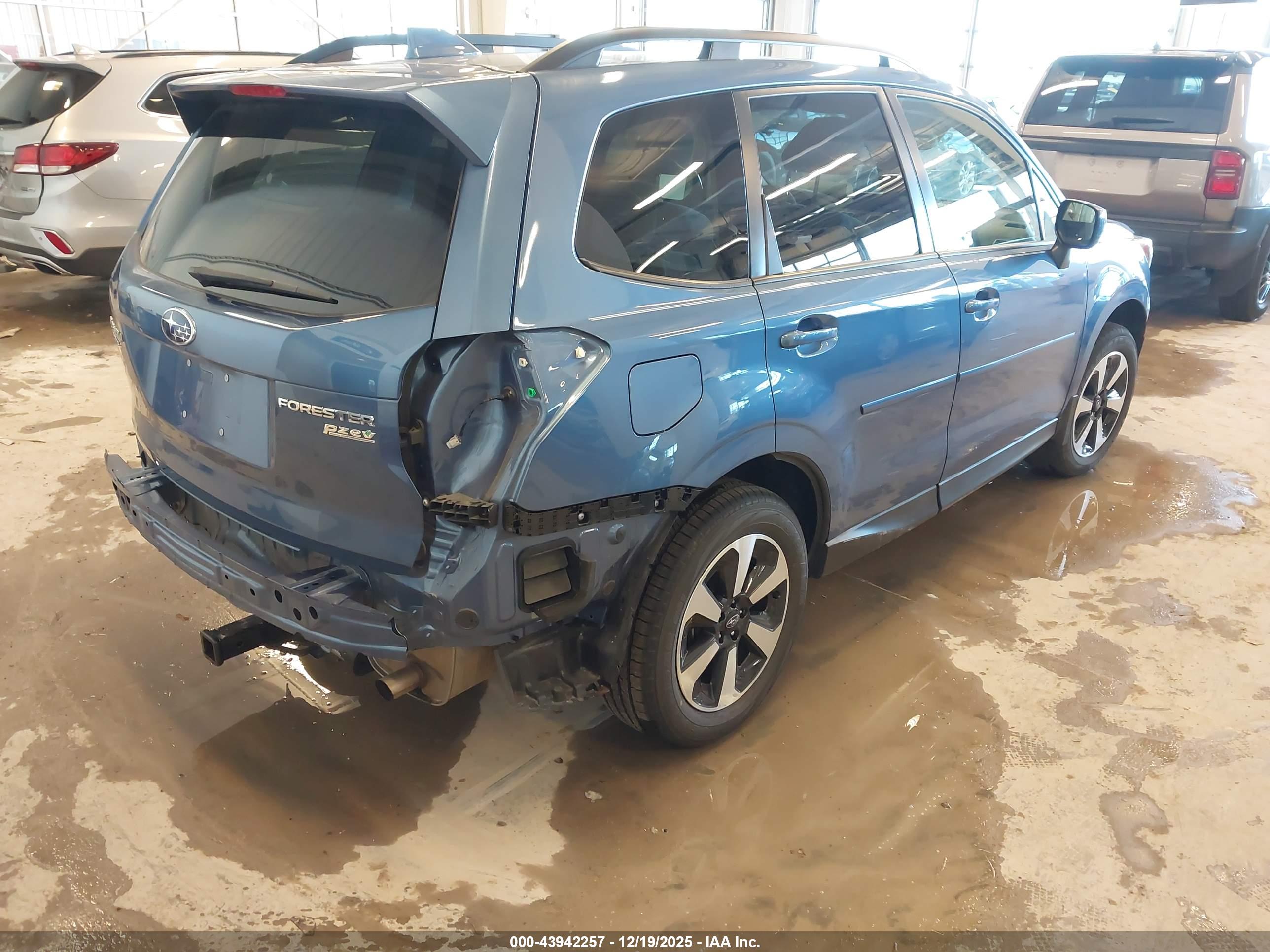 SUBARU FORESTER image 4