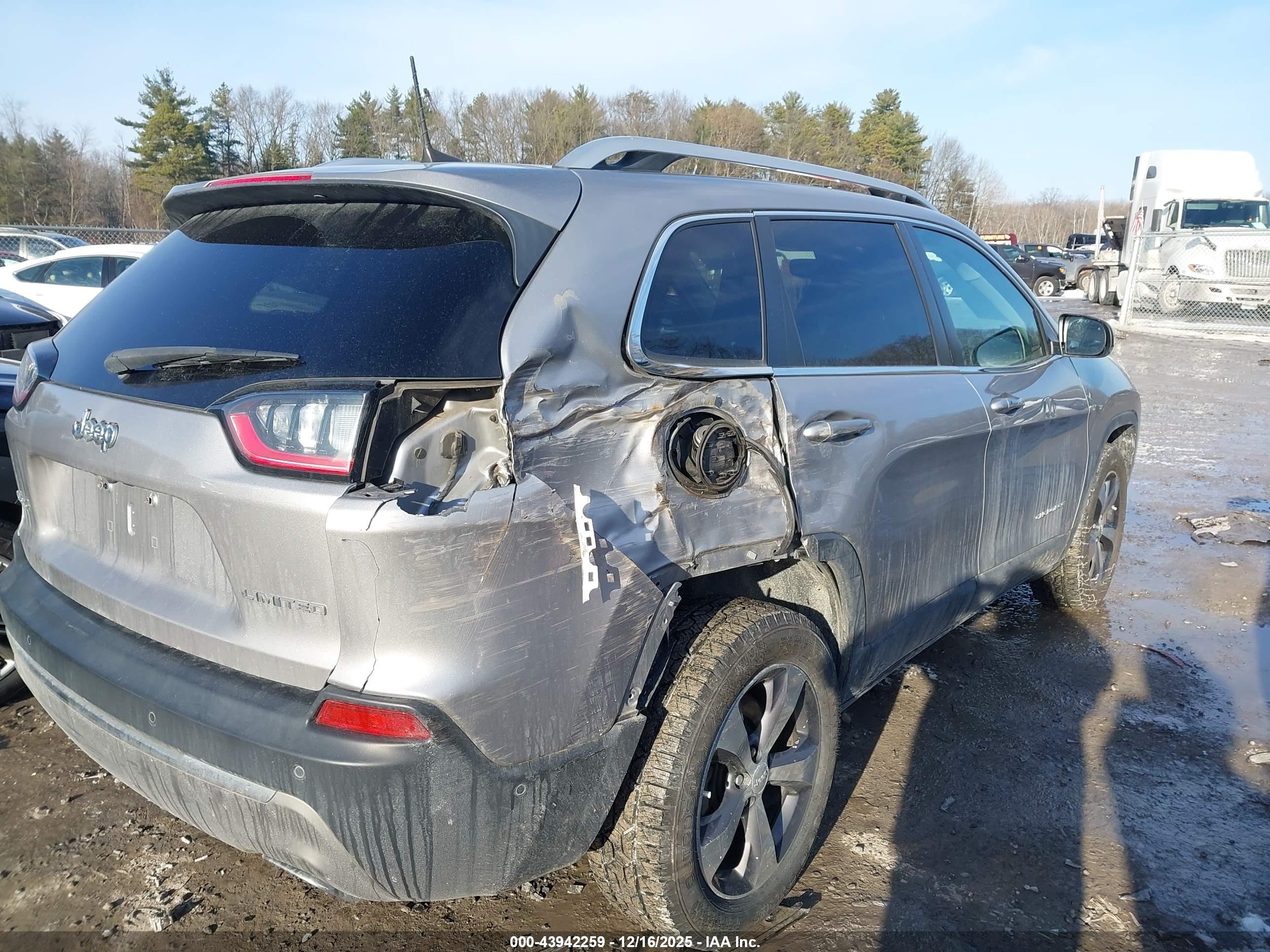 JEEP CHEROKEE image 4