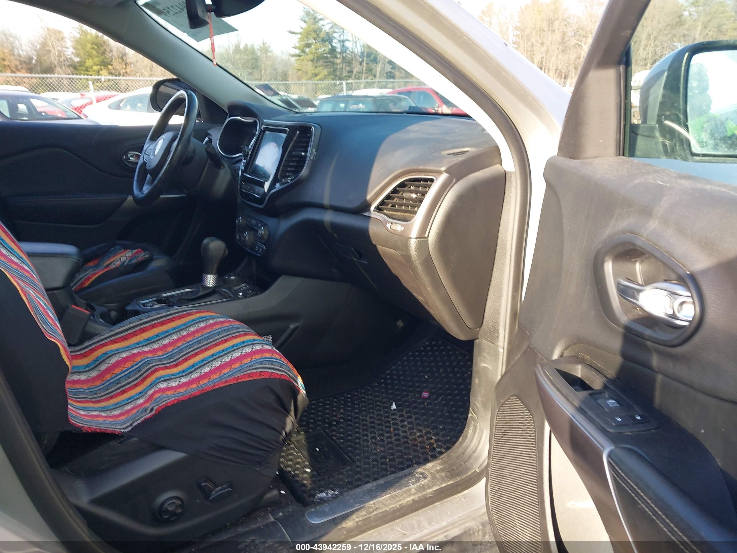 JEEP CHEROKEE image 5