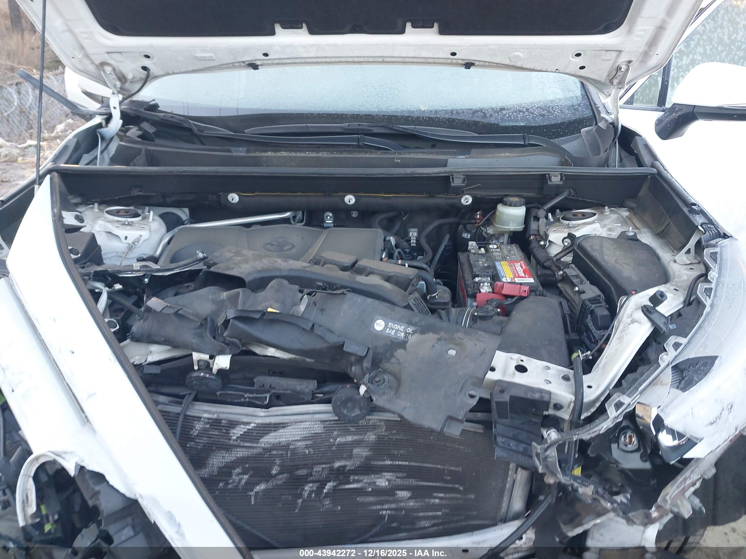 TOYOTA RAV4 image 10