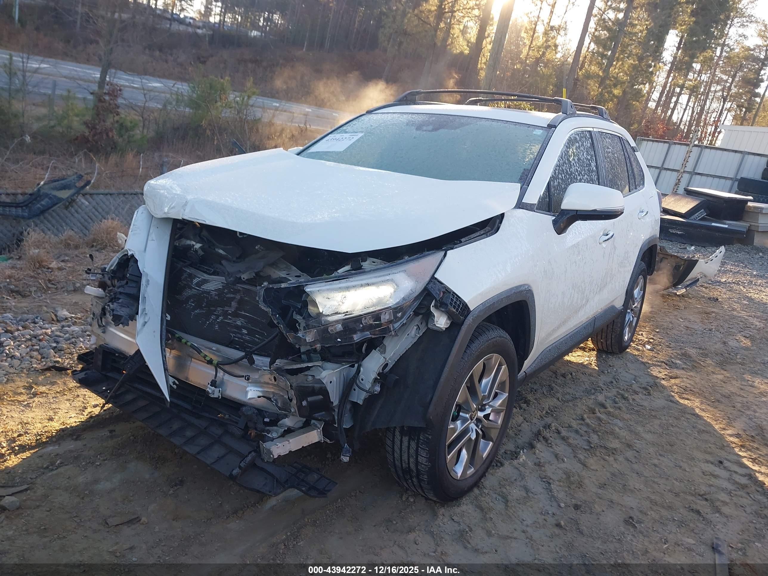 TOYOTA RAV4 image 2