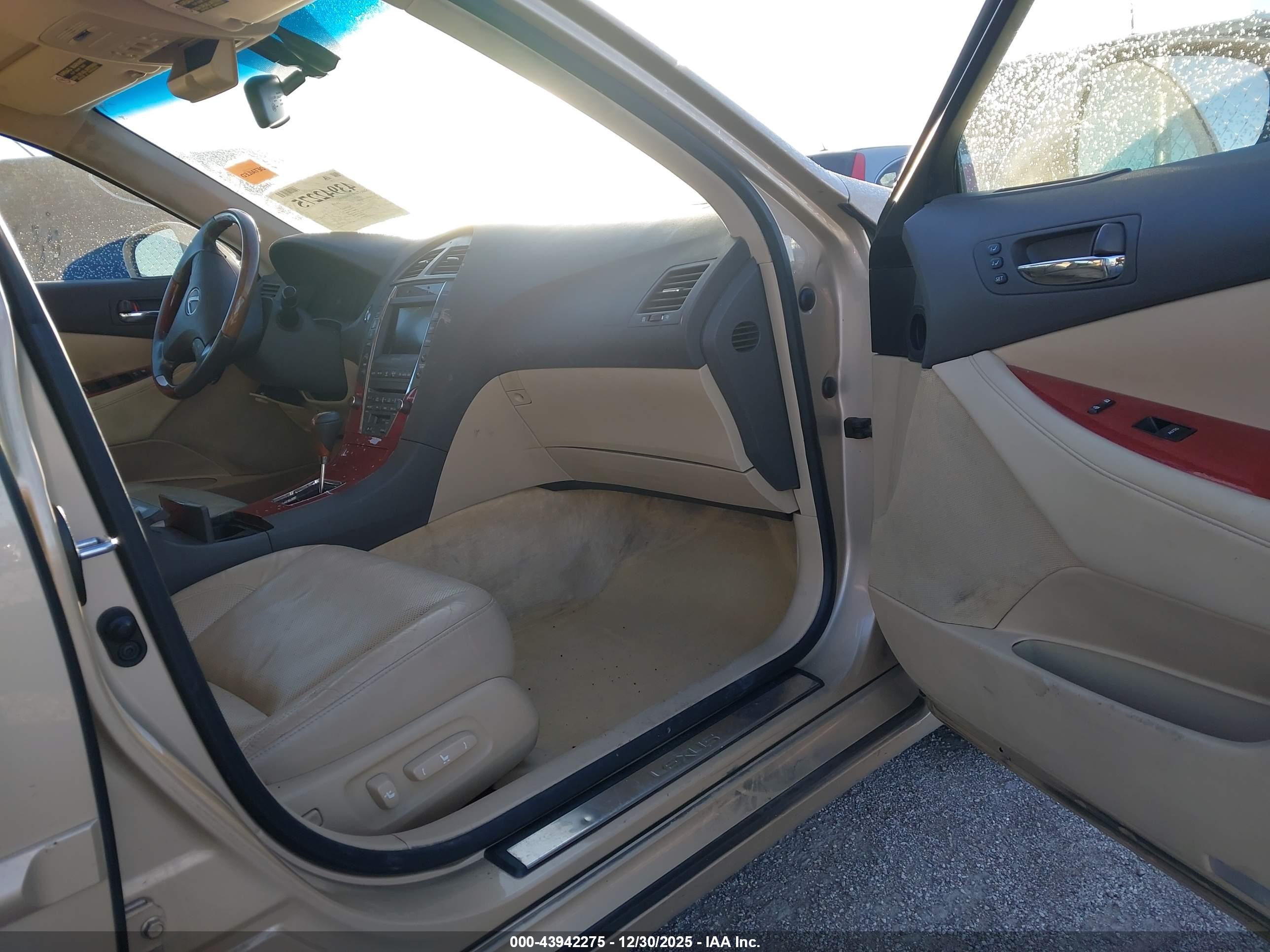LEXUS ES image 5