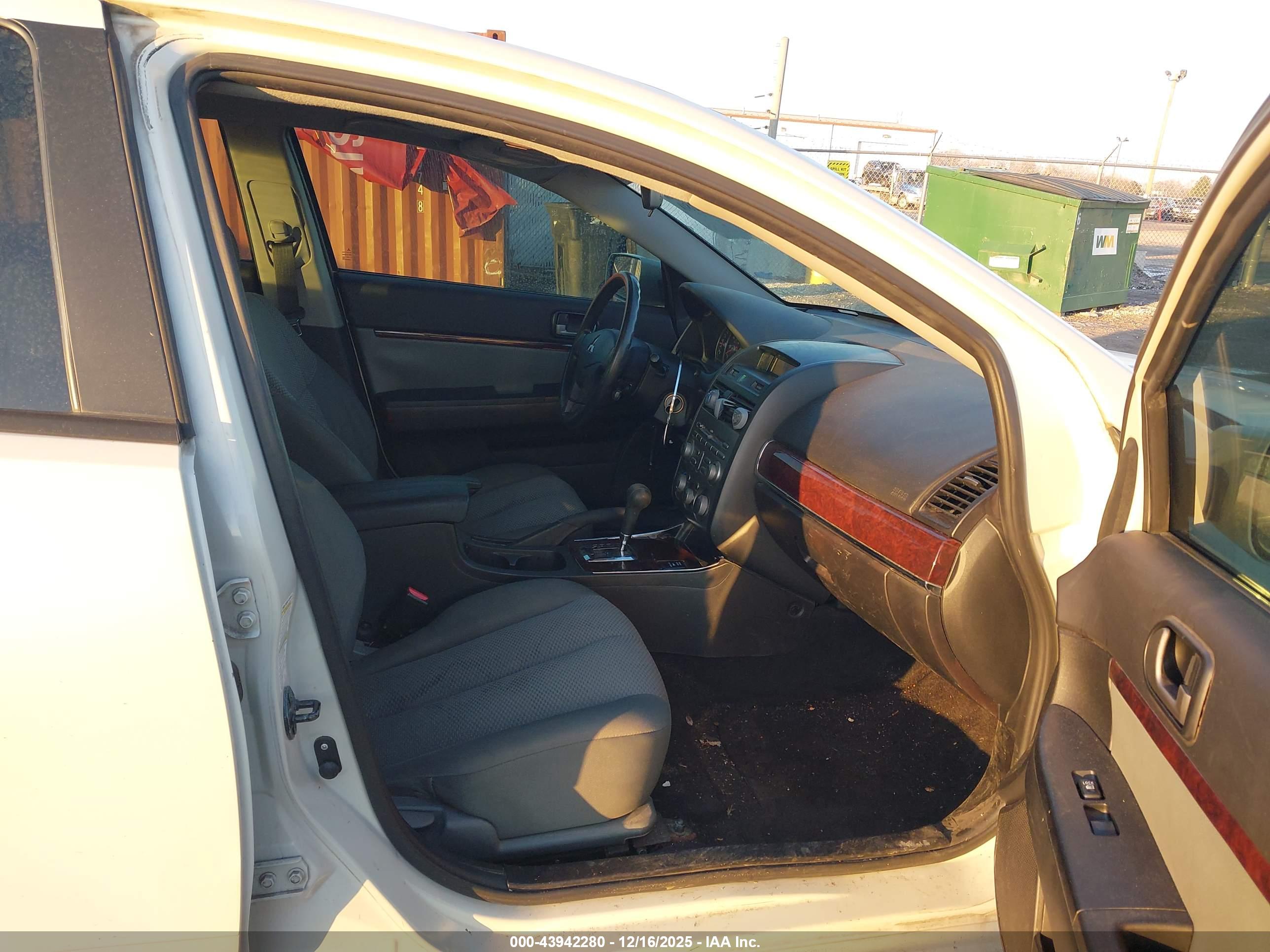 MITSUBISHI GALANT image 5