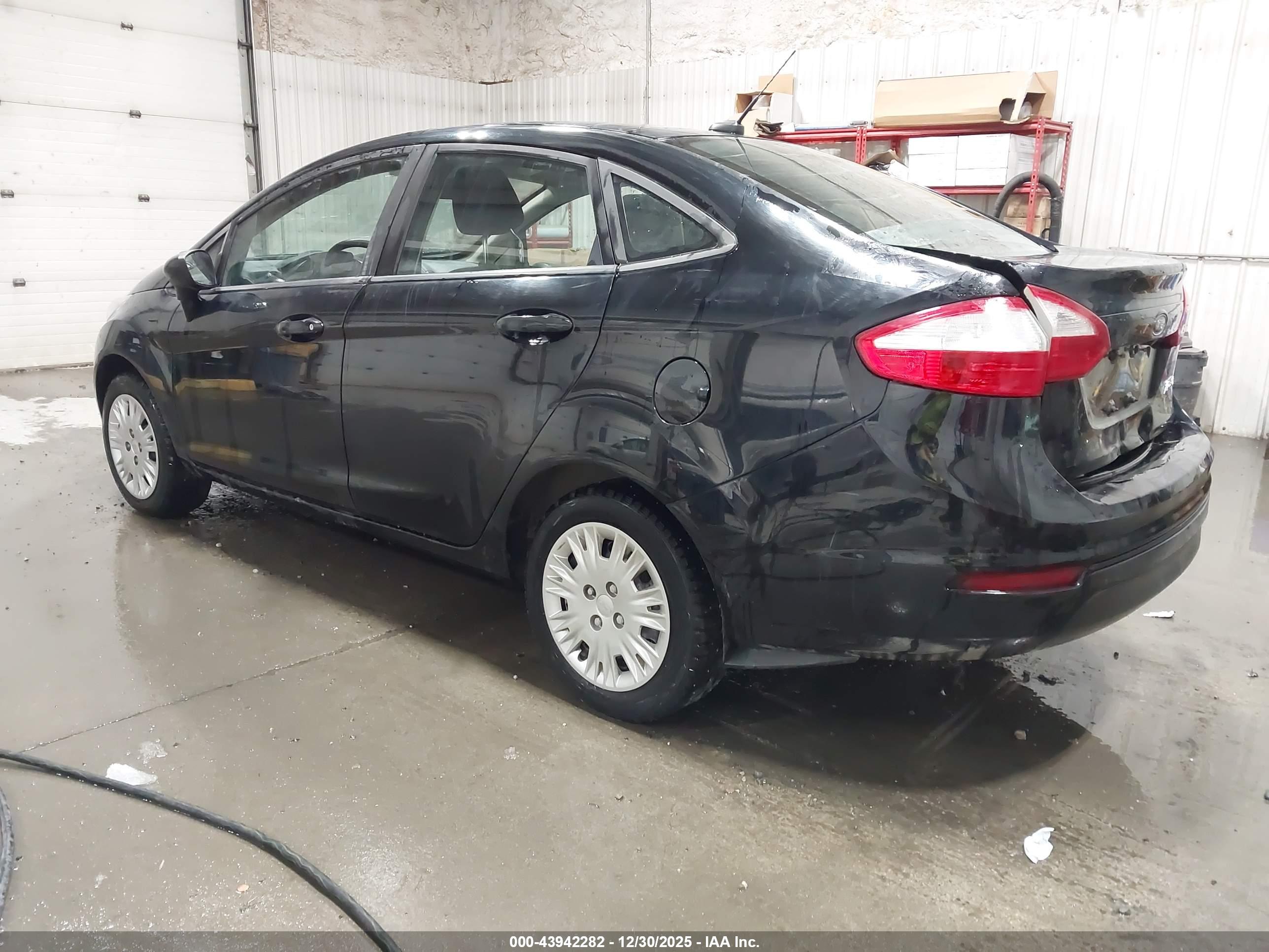 FORD FIESTA image 3