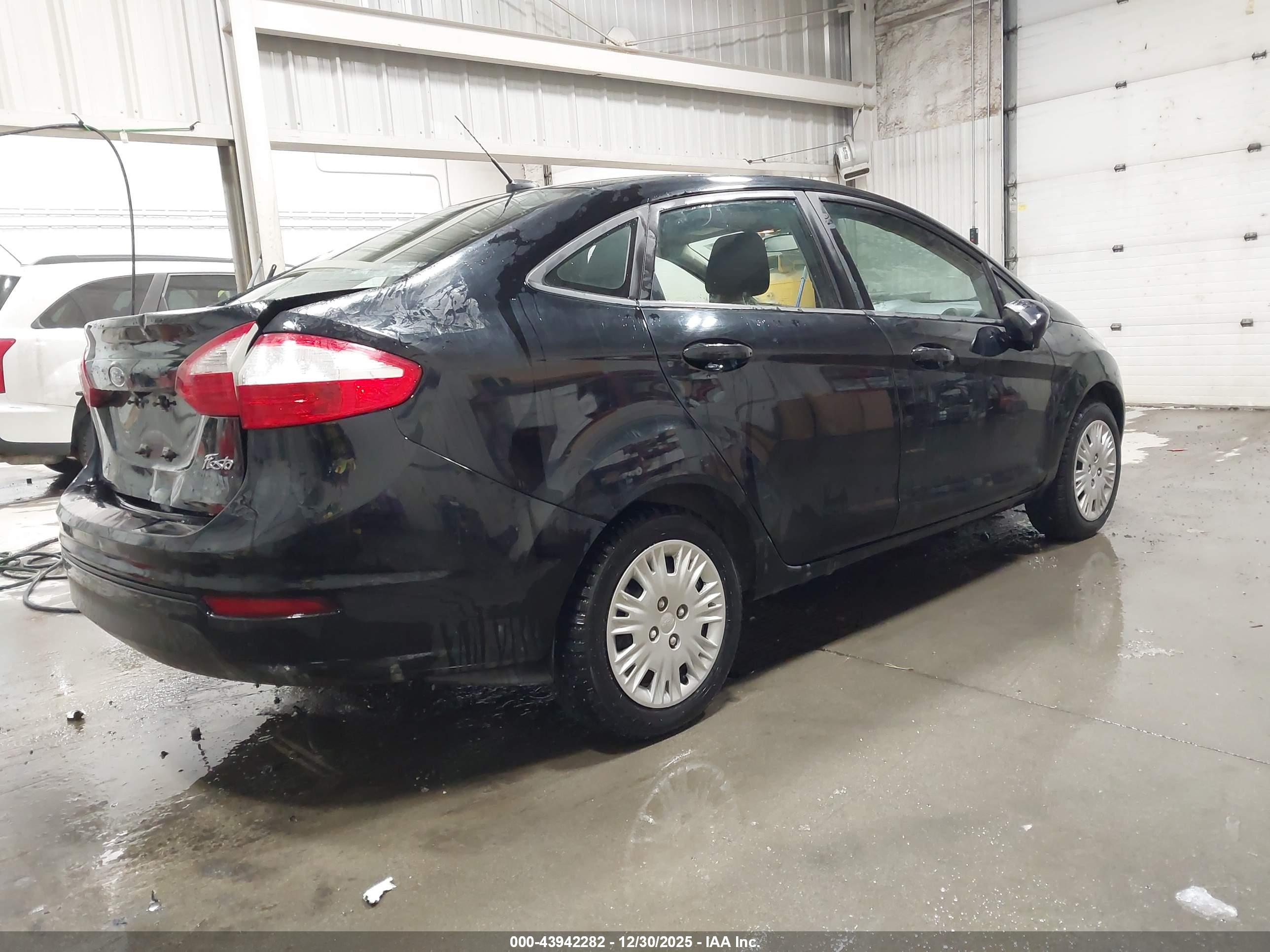 FORD FIESTA image 4