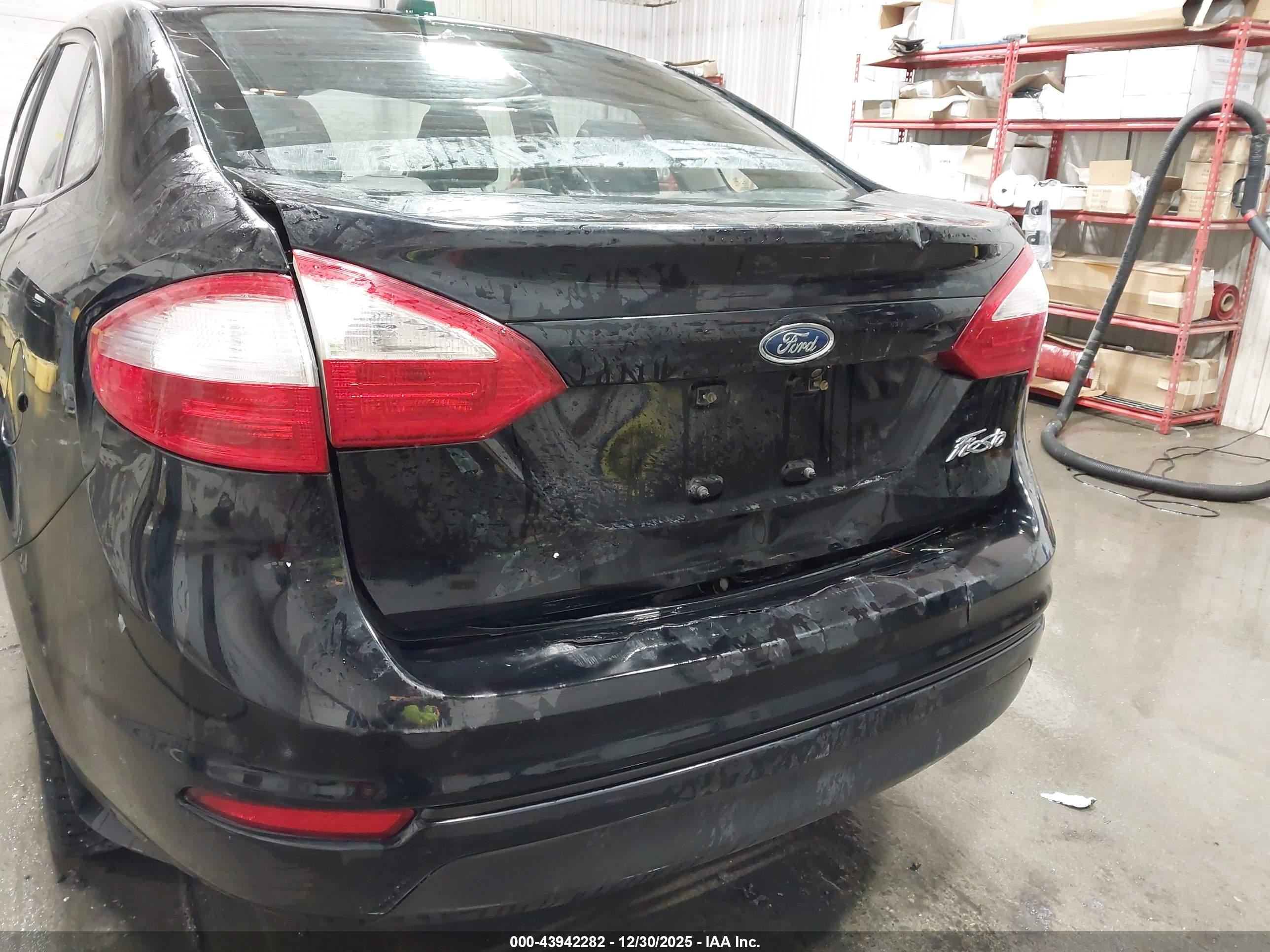 FORD FIESTA image 6