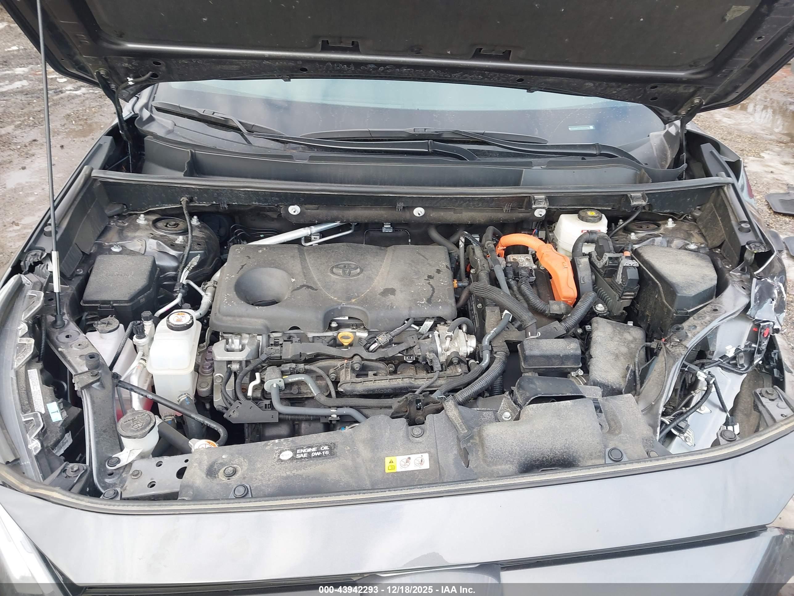 TOYOTA RAV4 image 10