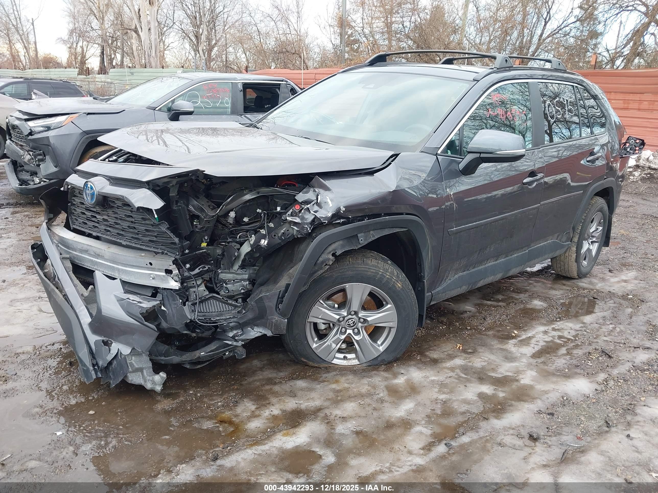 TOYOTA RAV4 image 2