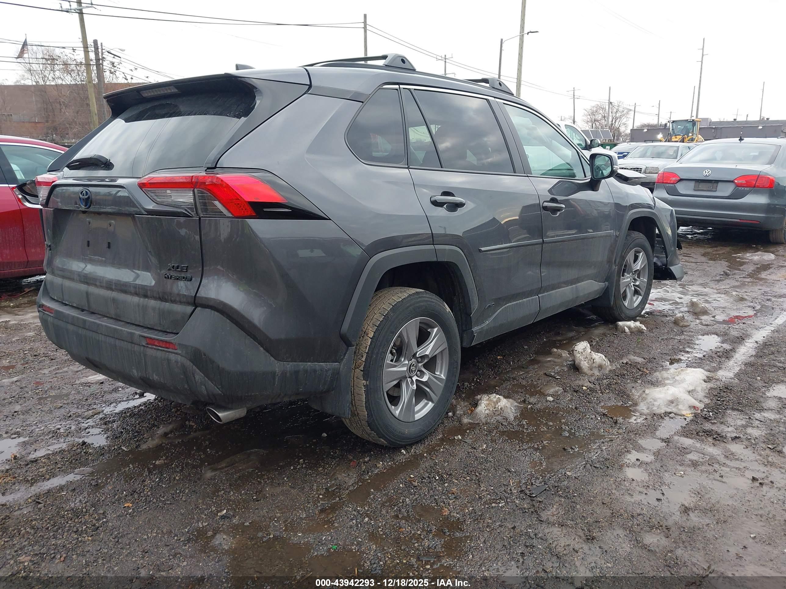 TOYOTA RAV4 image 4