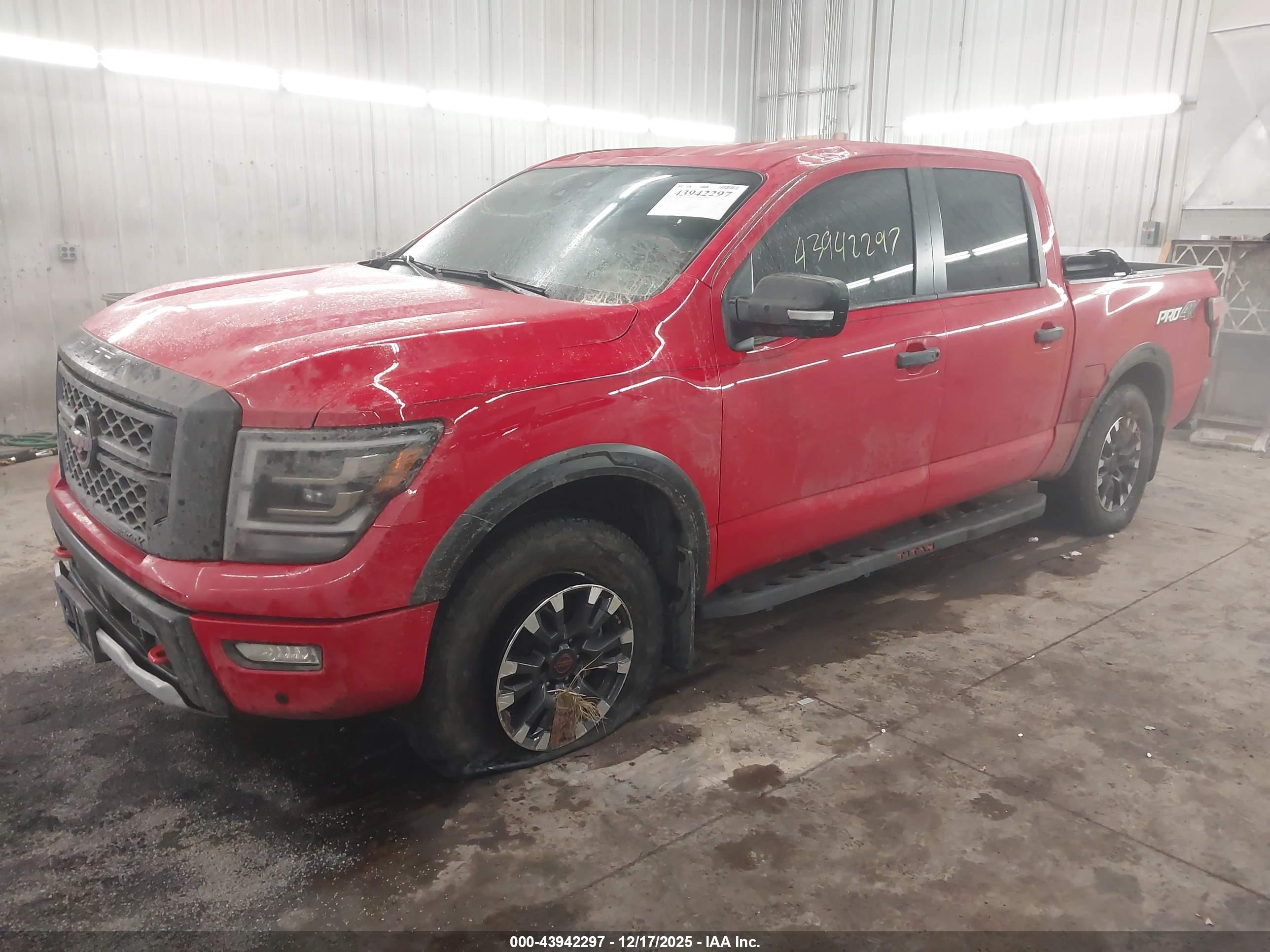 NISSAN TITAN image 2