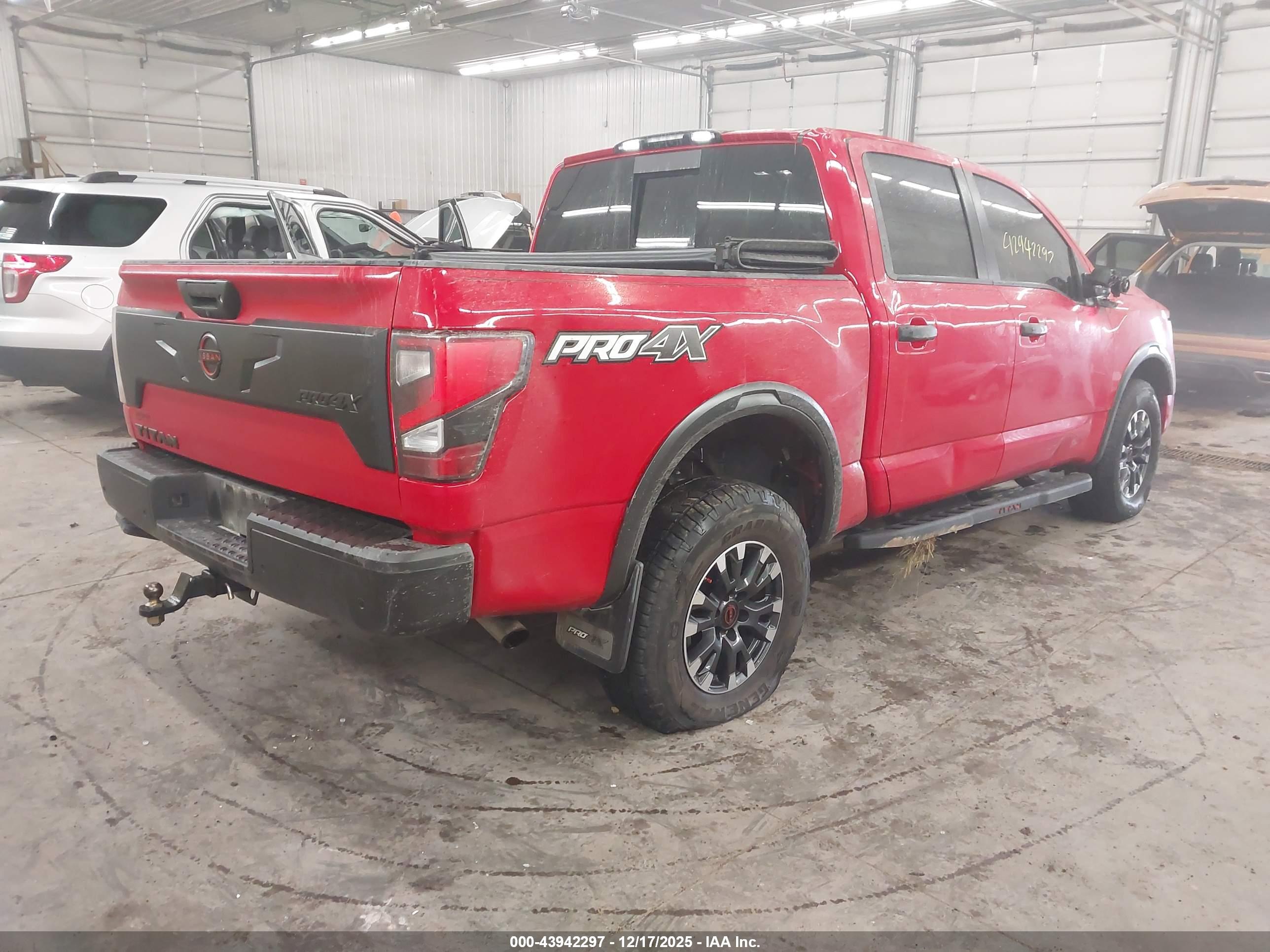 NISSAN TITAN image 4