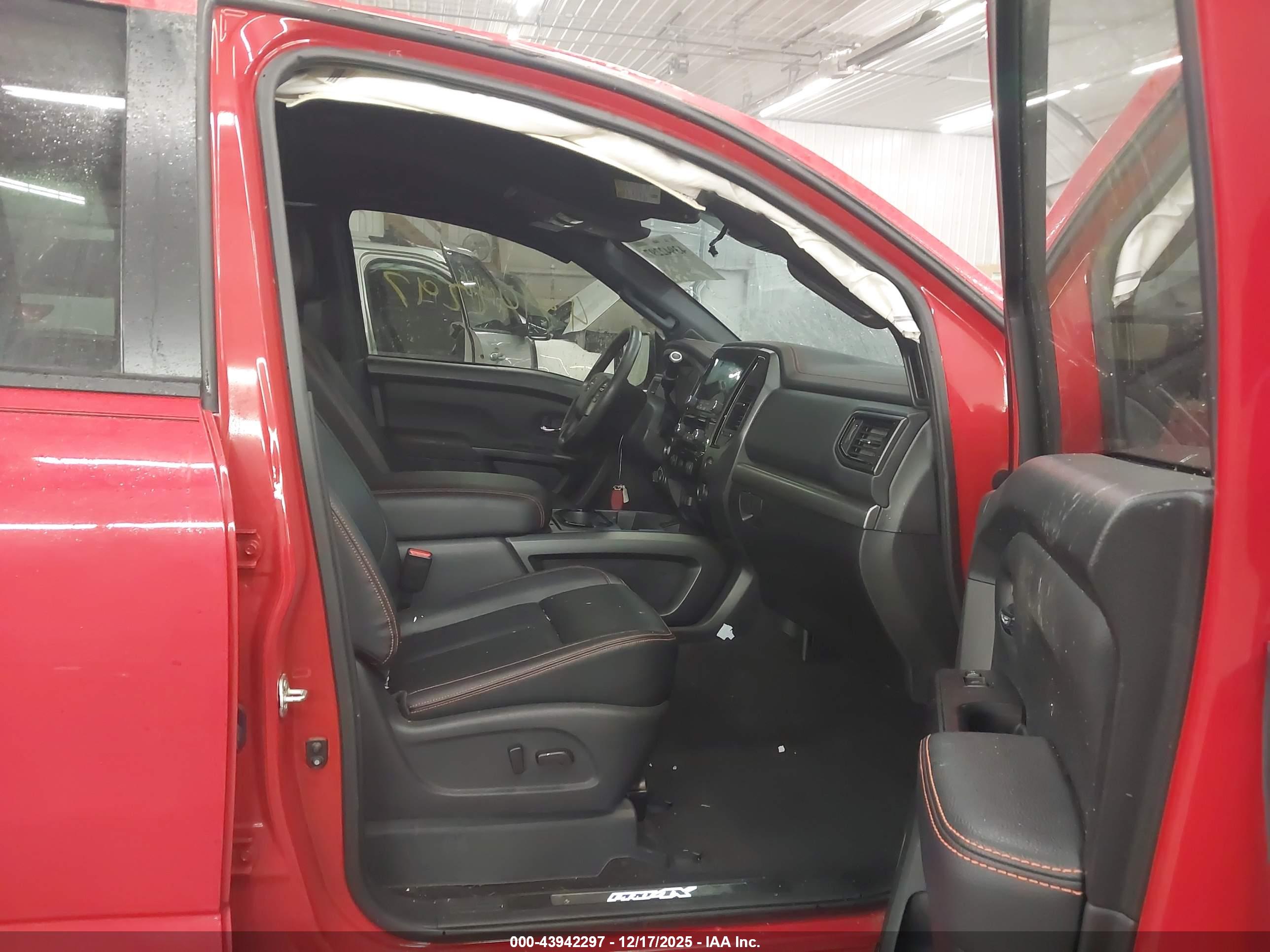 NISSAN TITAN image 5