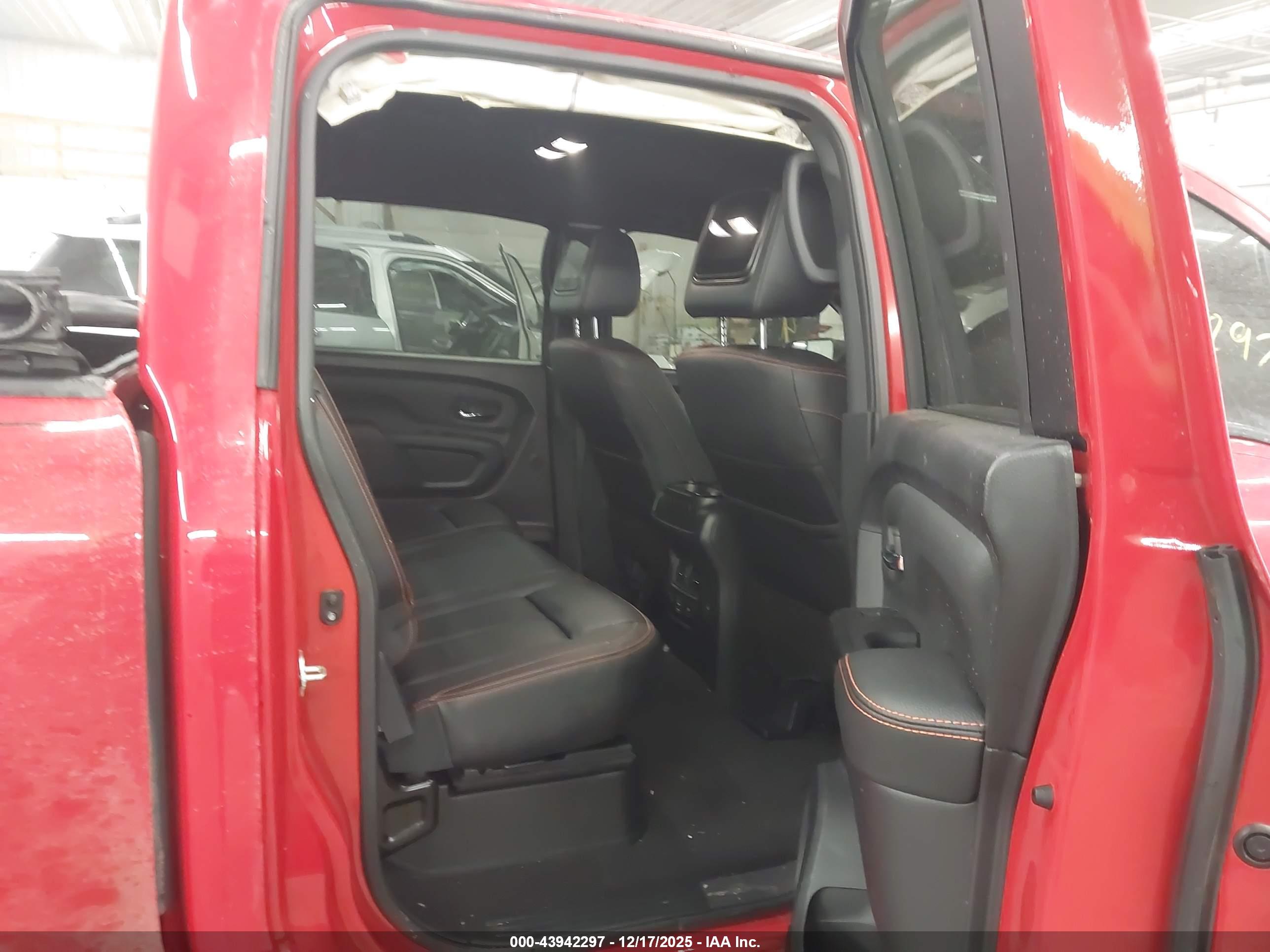 NISSAN TITAN image 8