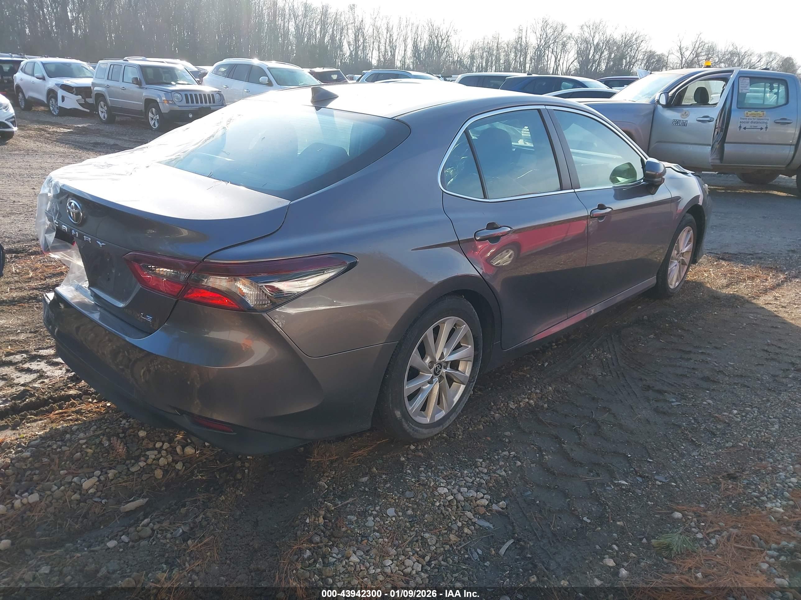 TOYOTA CAMRY image 4