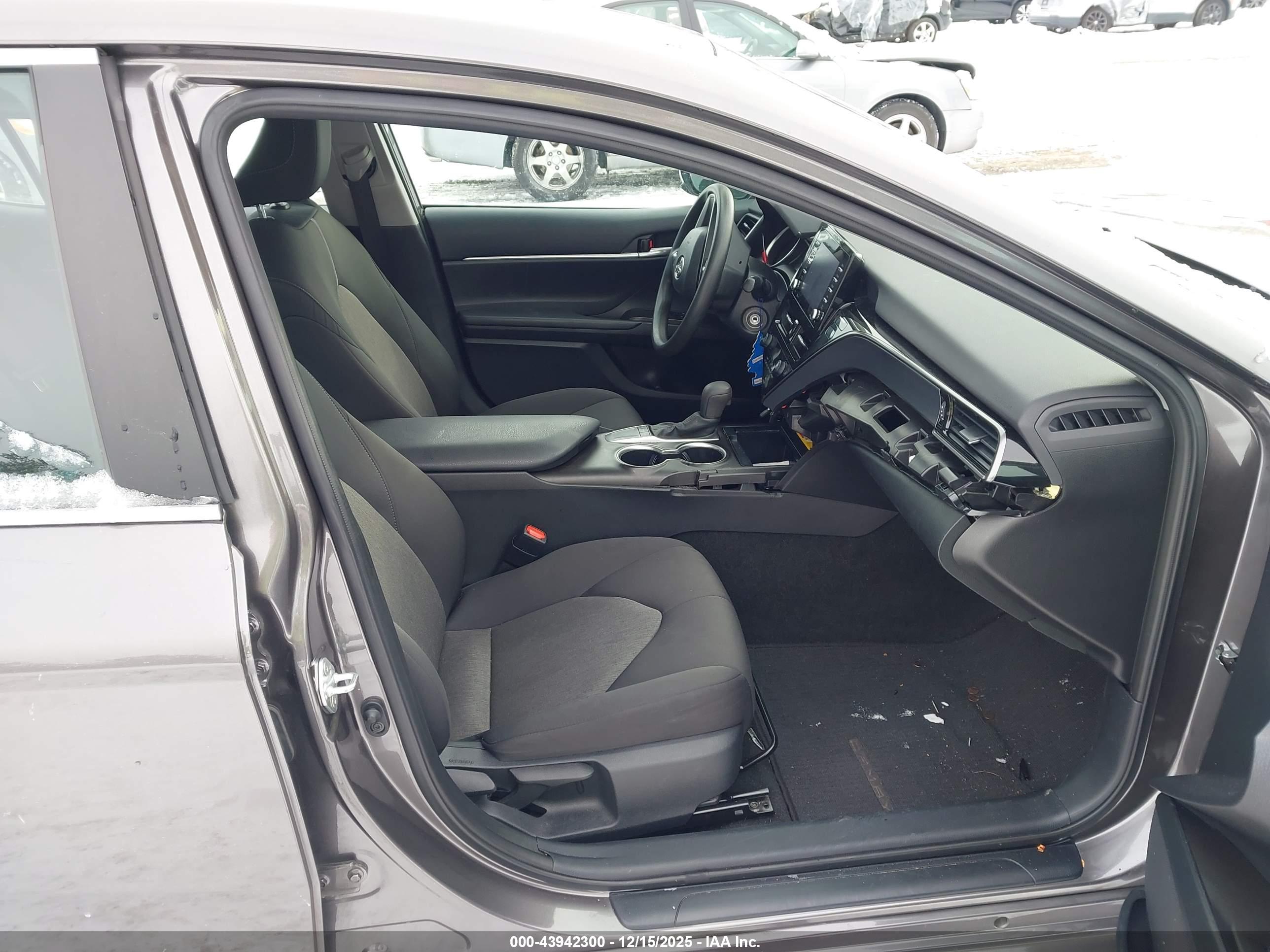TOYOTA CAMRY image 5