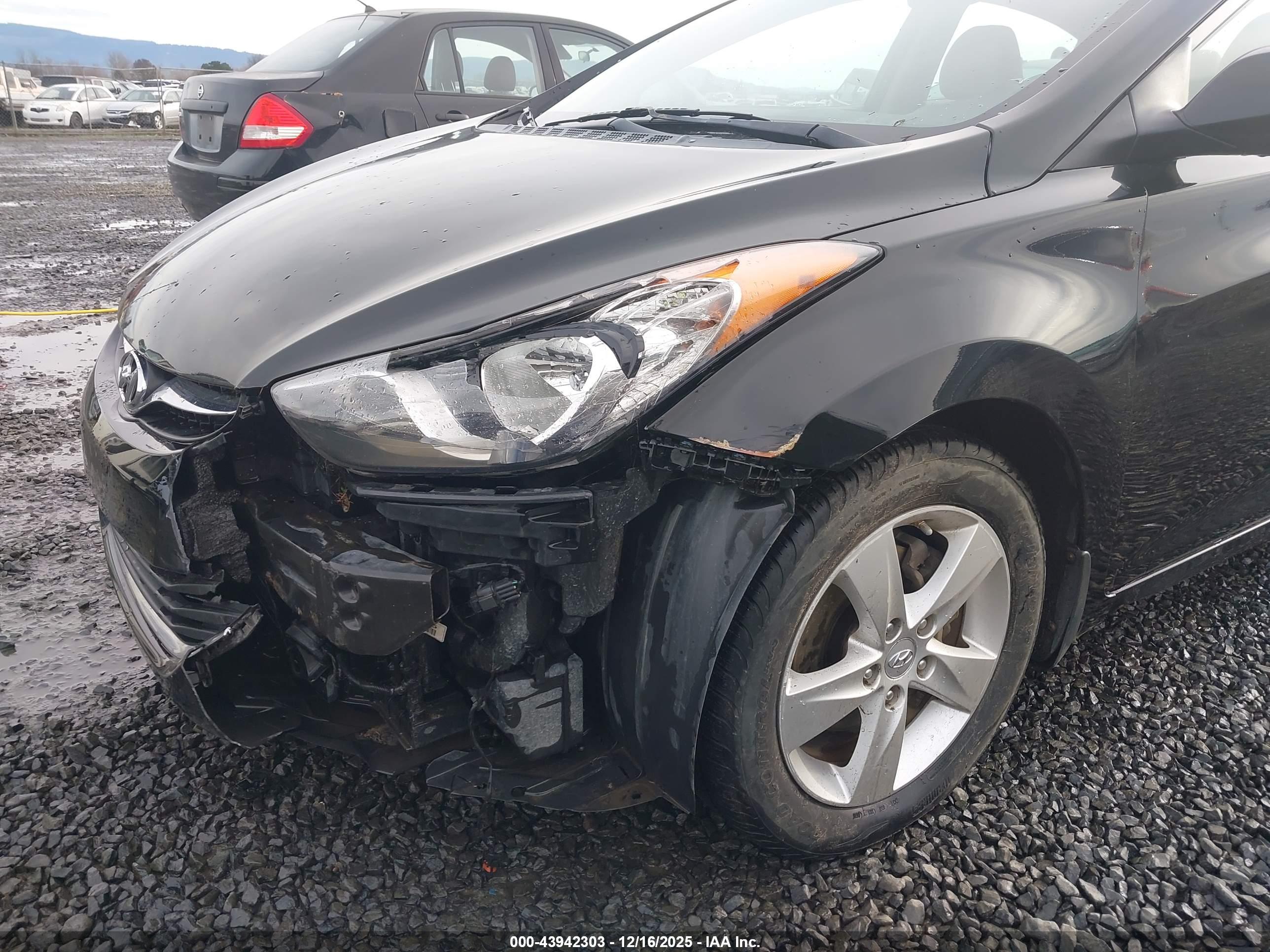 HYUNDAI ELANTRA image 6