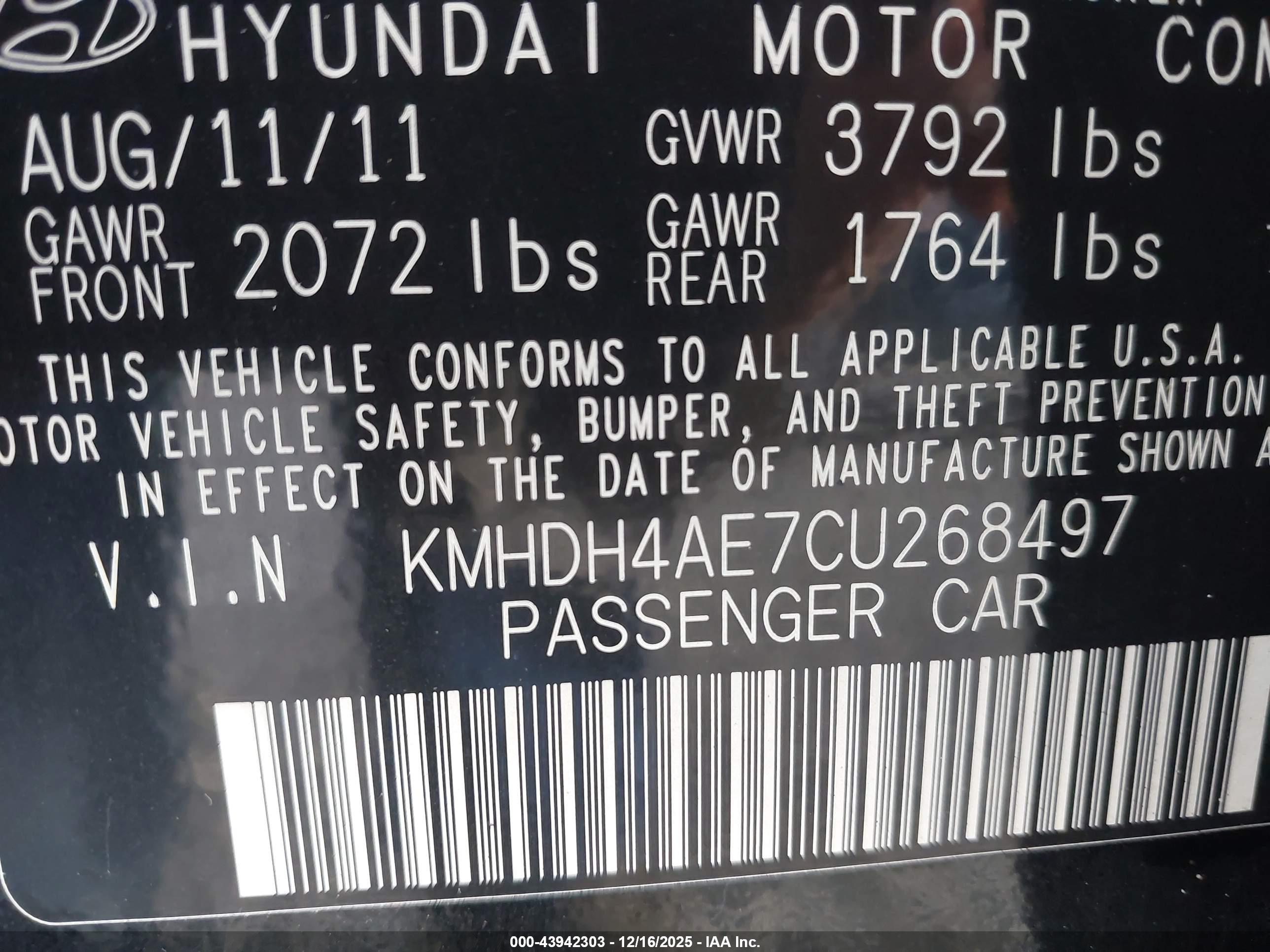 HYUNDAI ELANTRA image 9