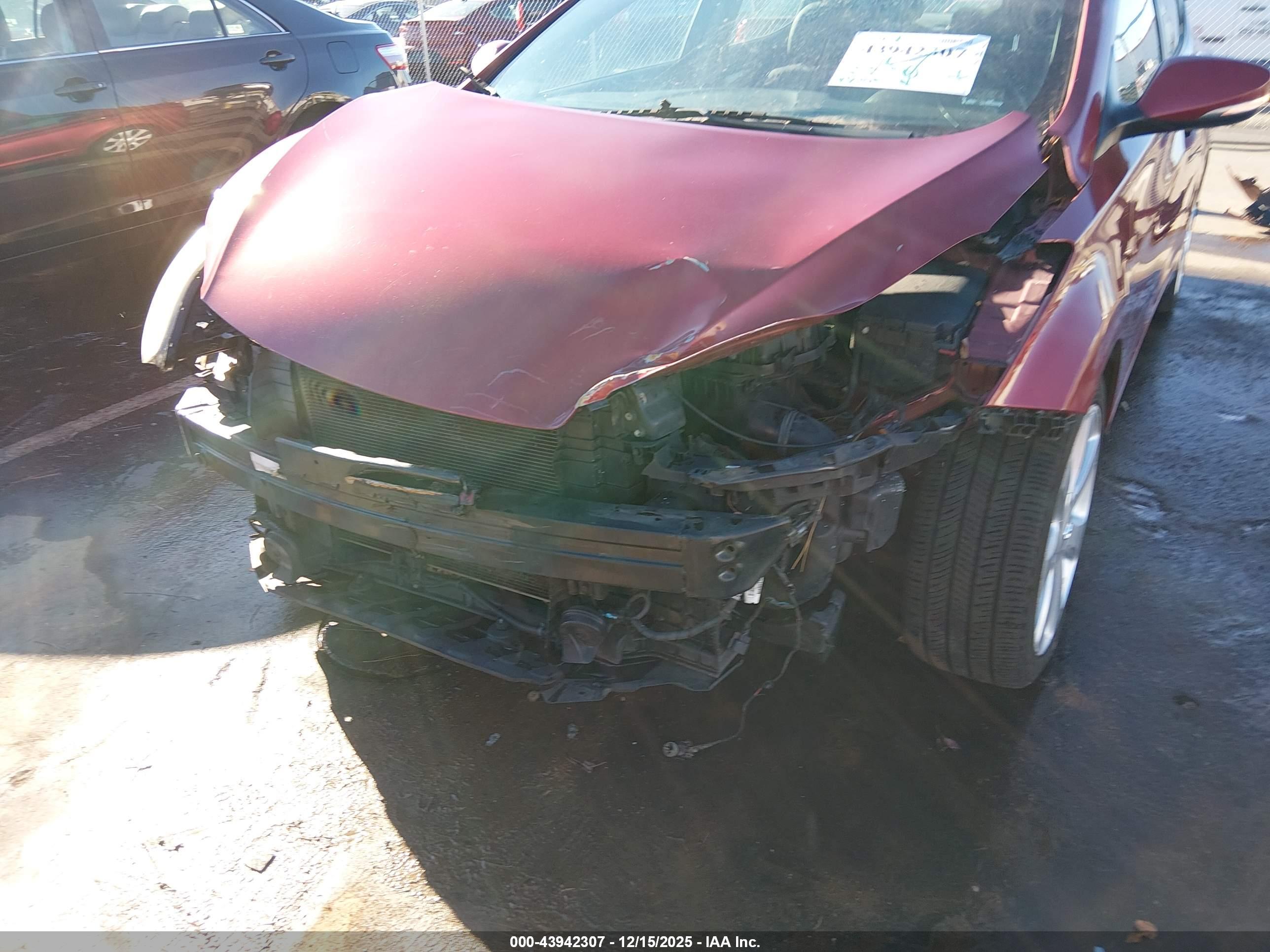 HYUNDAI ELANTRA image 6