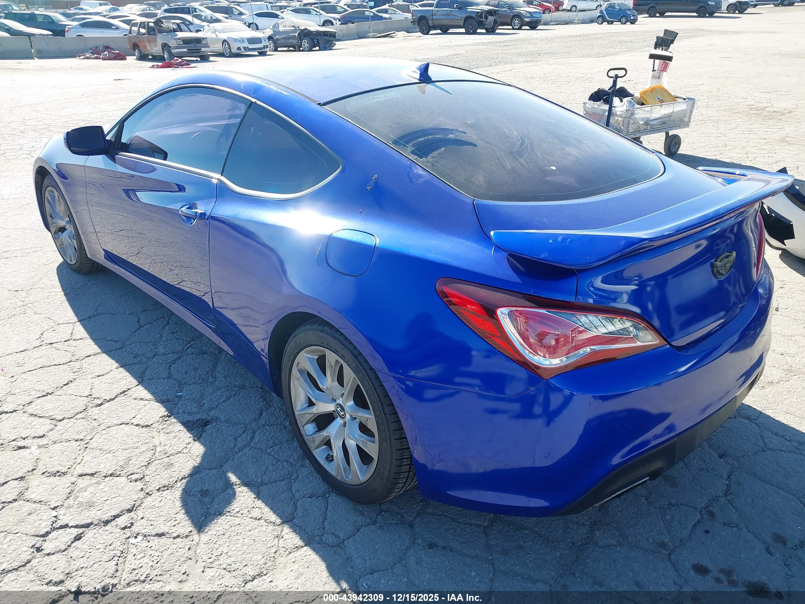 HYUNDAI GENESIS image 3