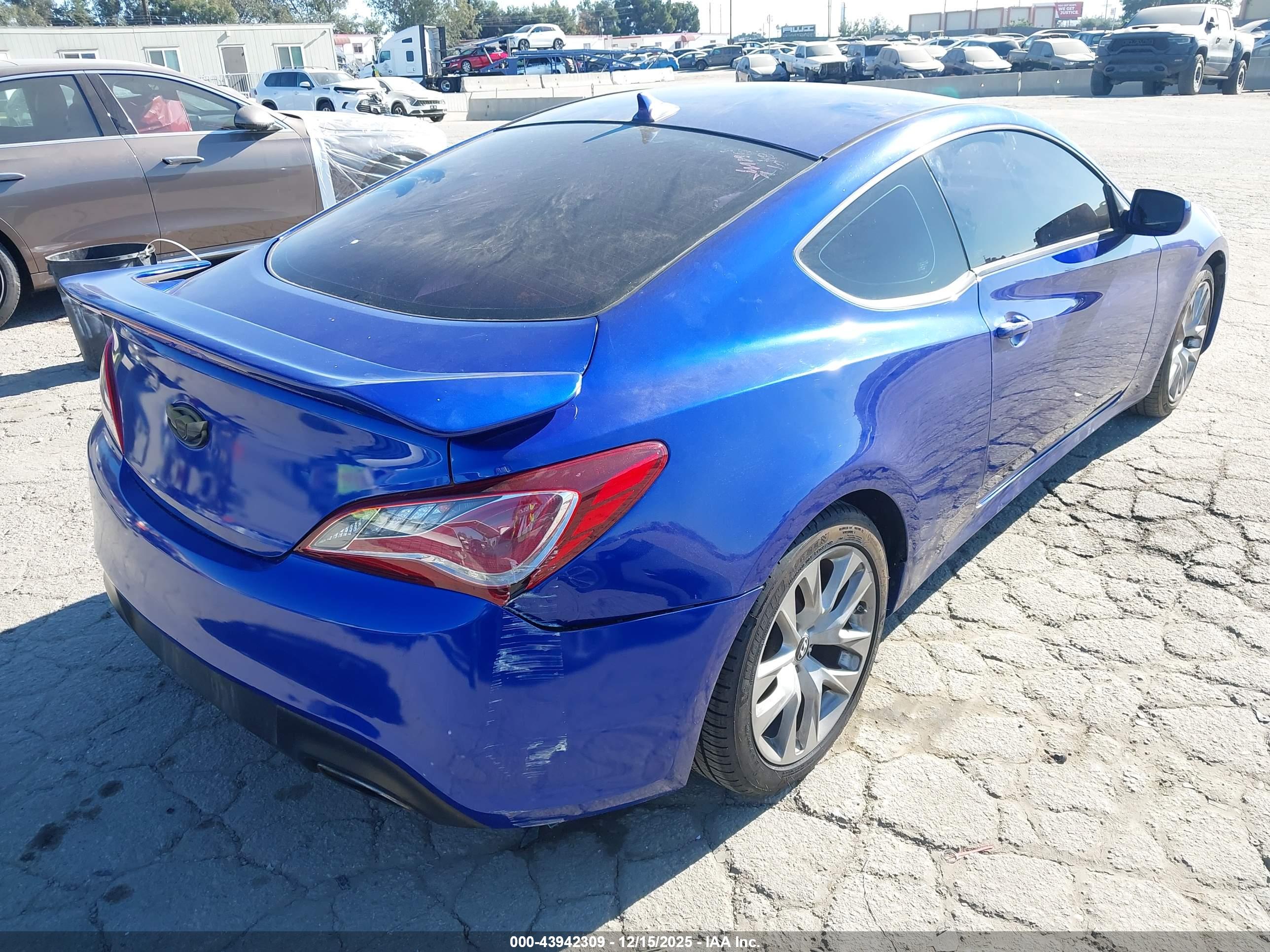 HYUNDAI GENESIS image 4