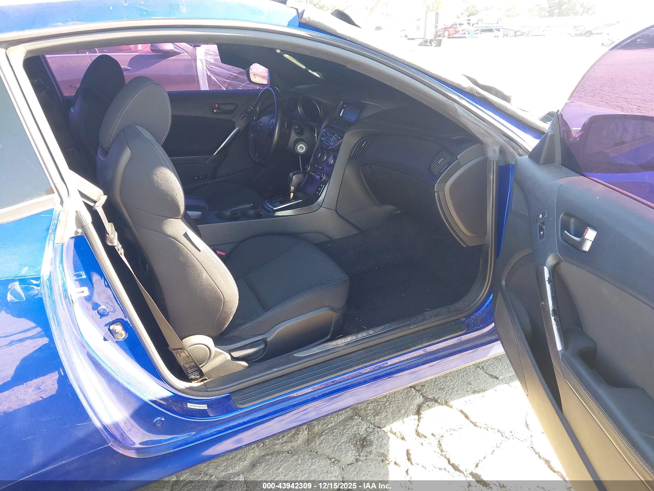 HYUNDAI GENESIS image 5