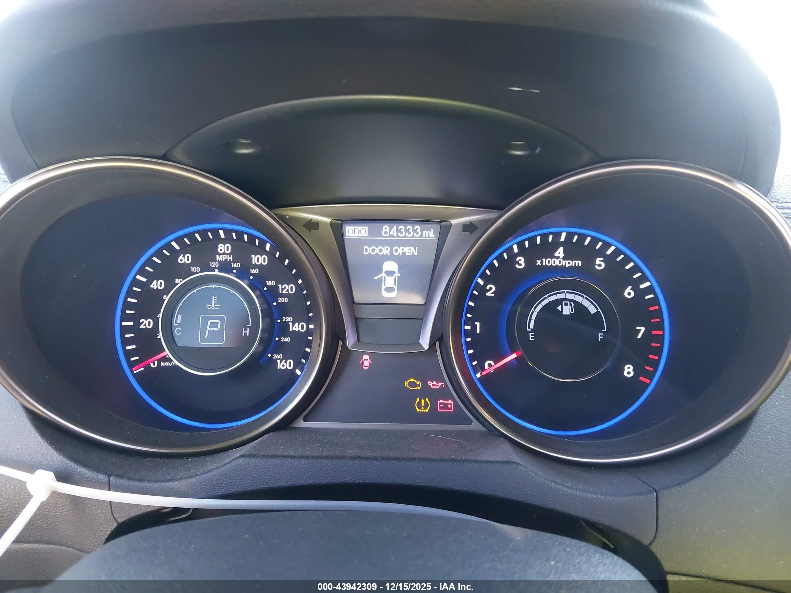 HYUNDAI GENESIS image 7