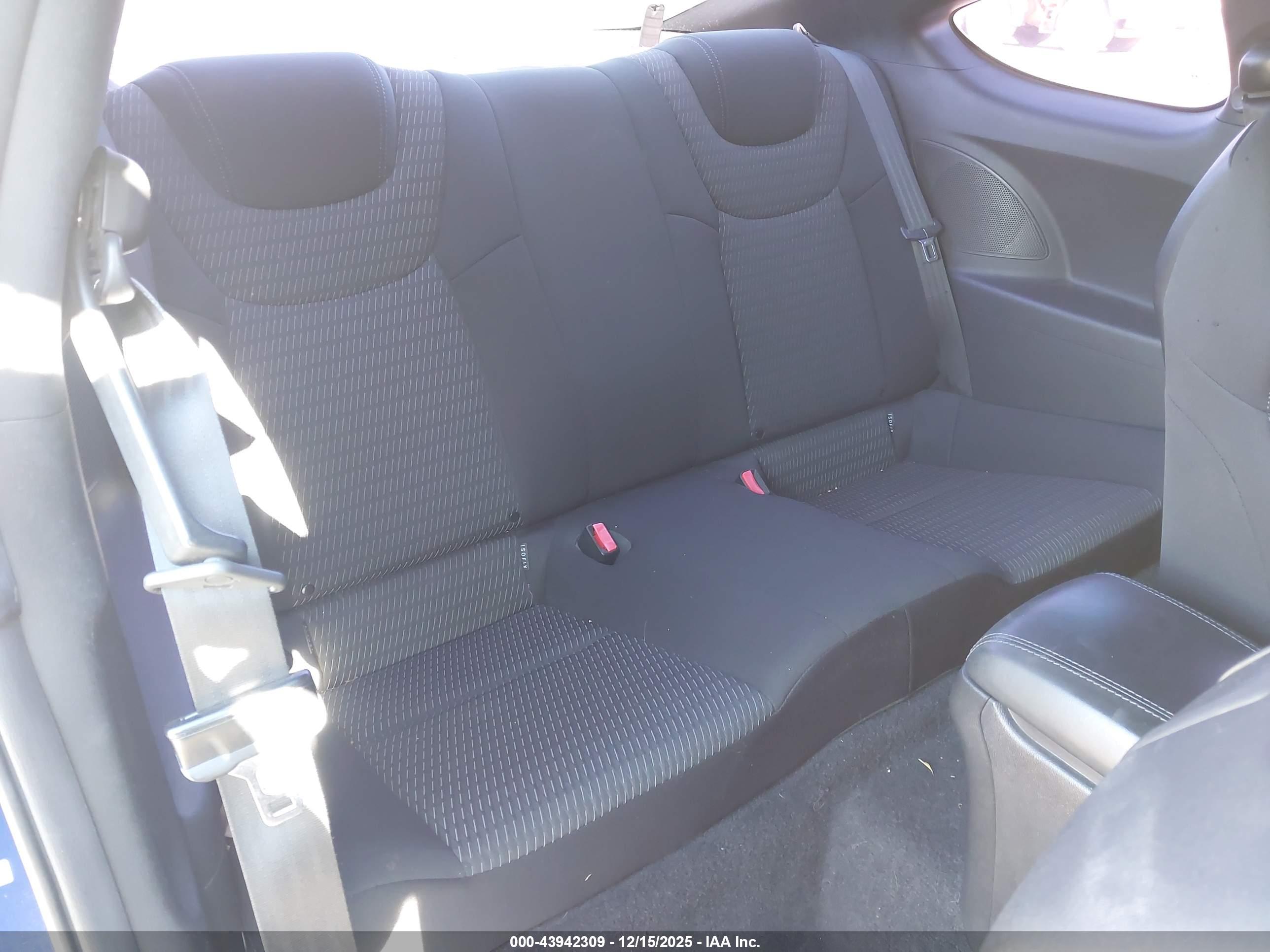 HYUNDAI GENESIS image 8