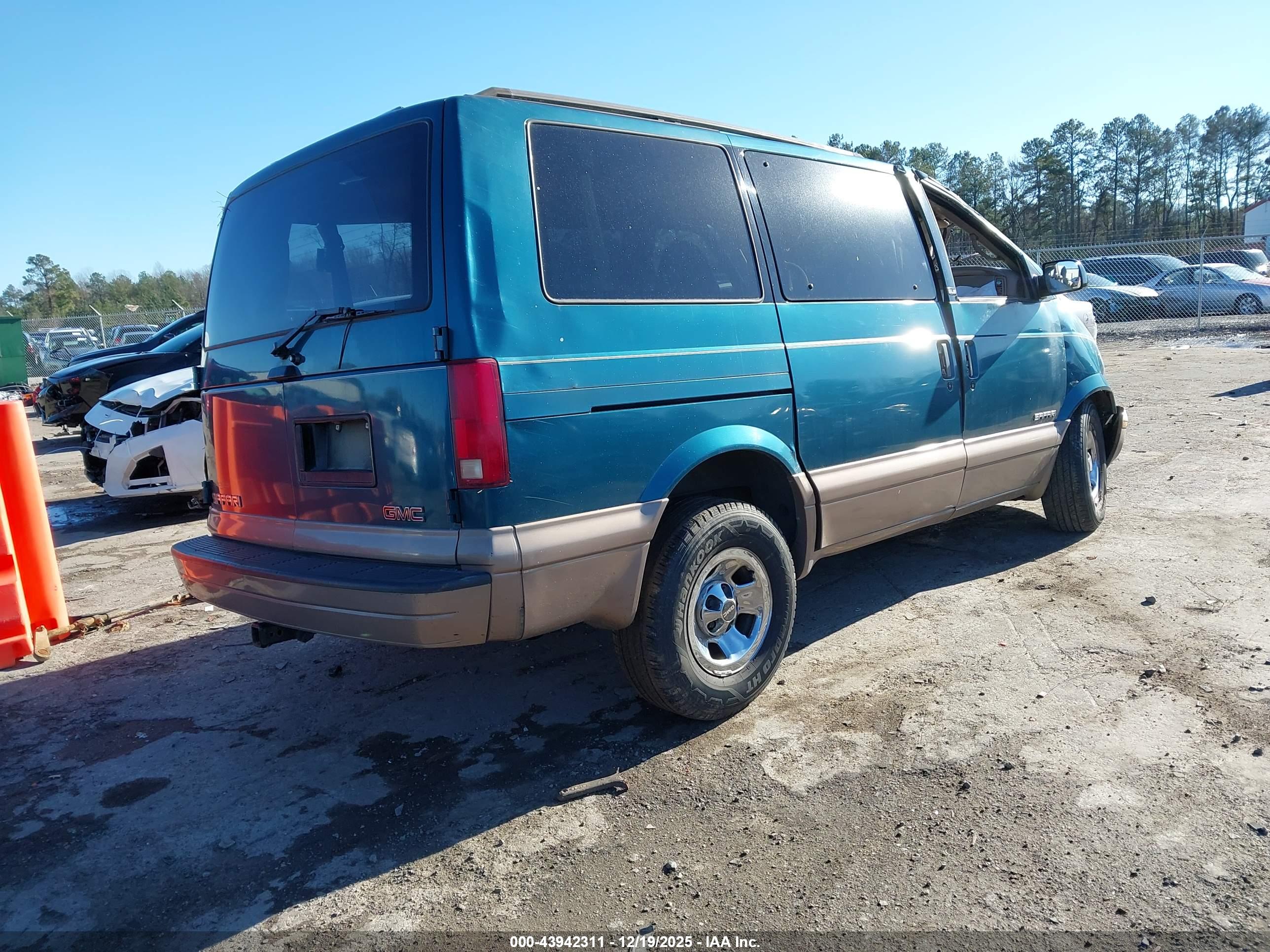 GMC SAFARI image 4