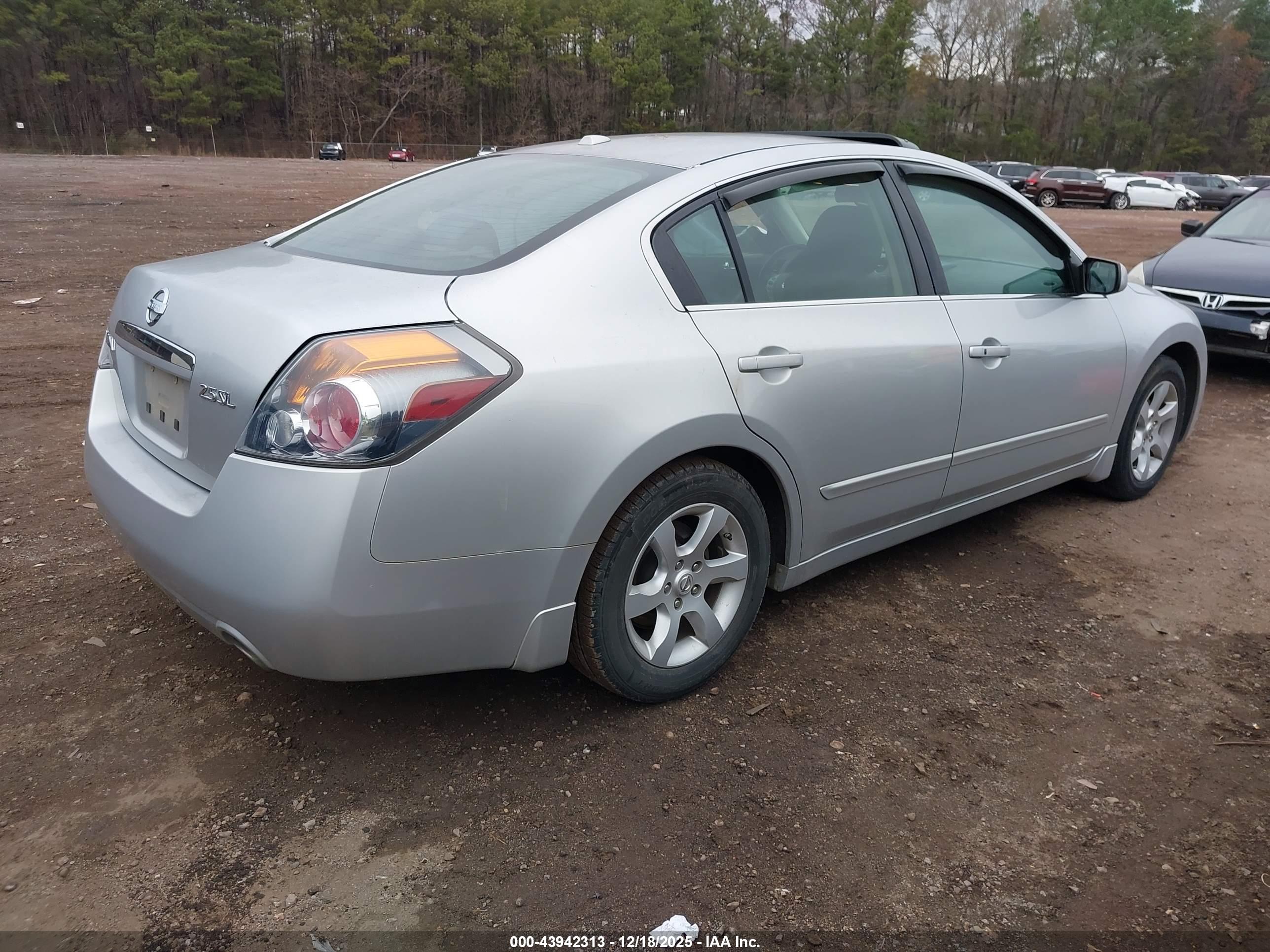NISSAN ALTIMA image 4