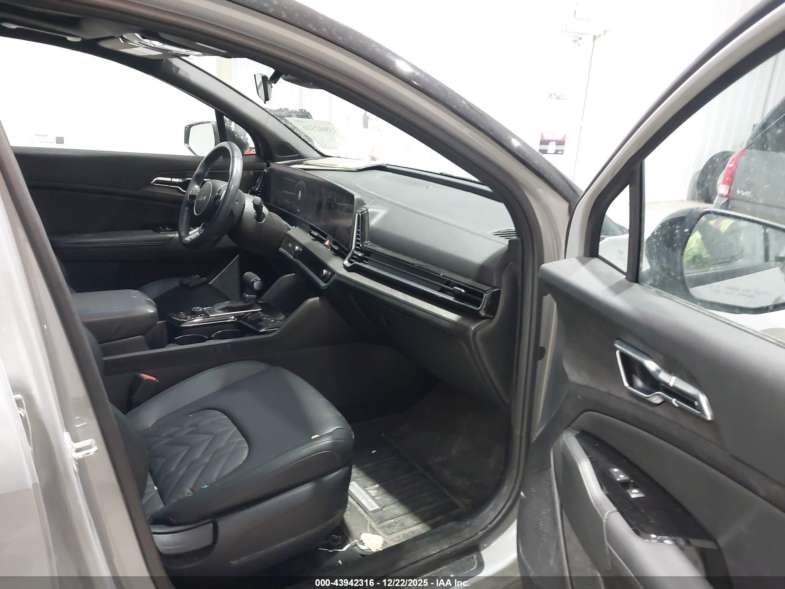 KIA SPORTAGE image 5