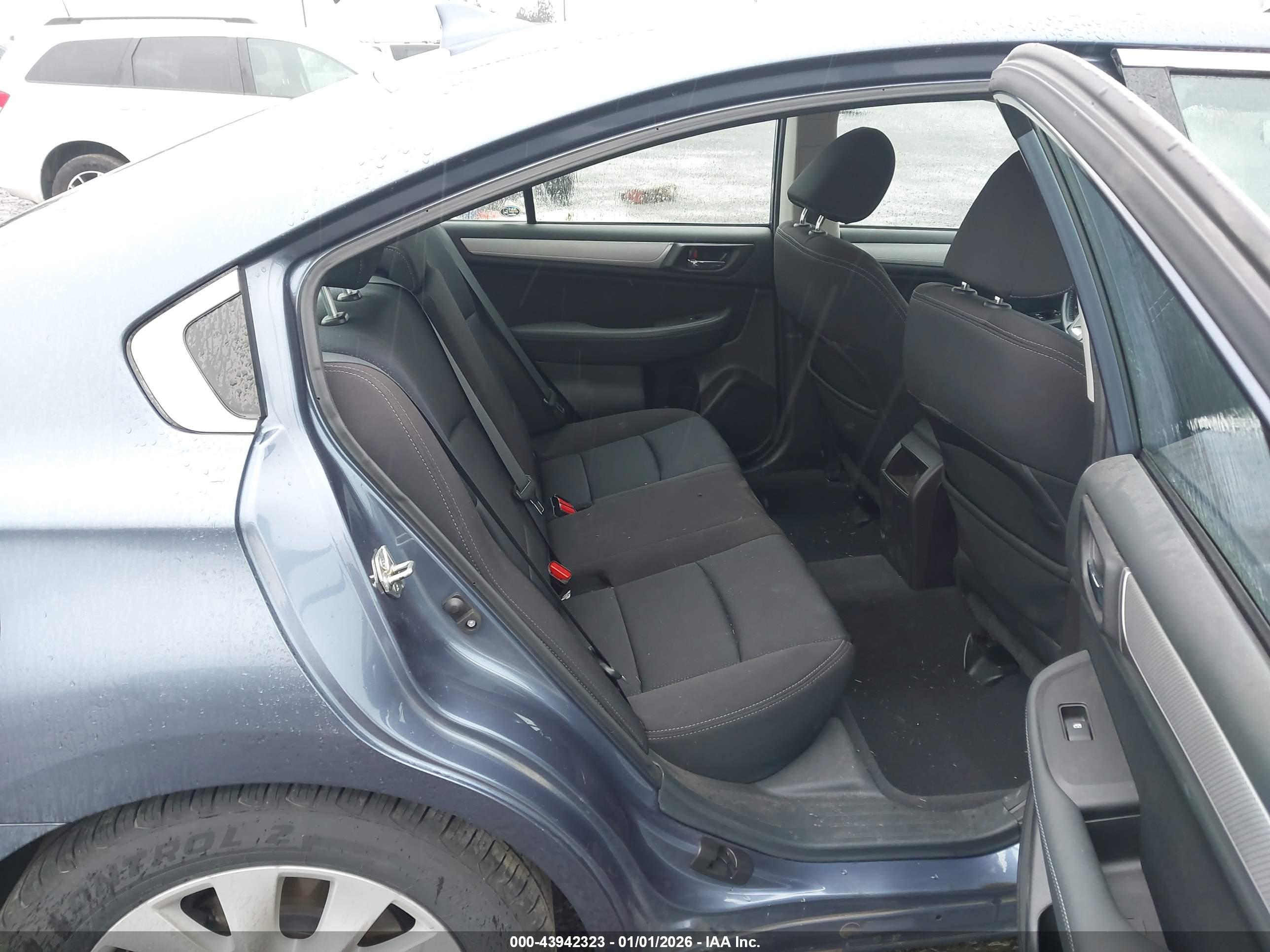 SUBARU LEGACY image 8
