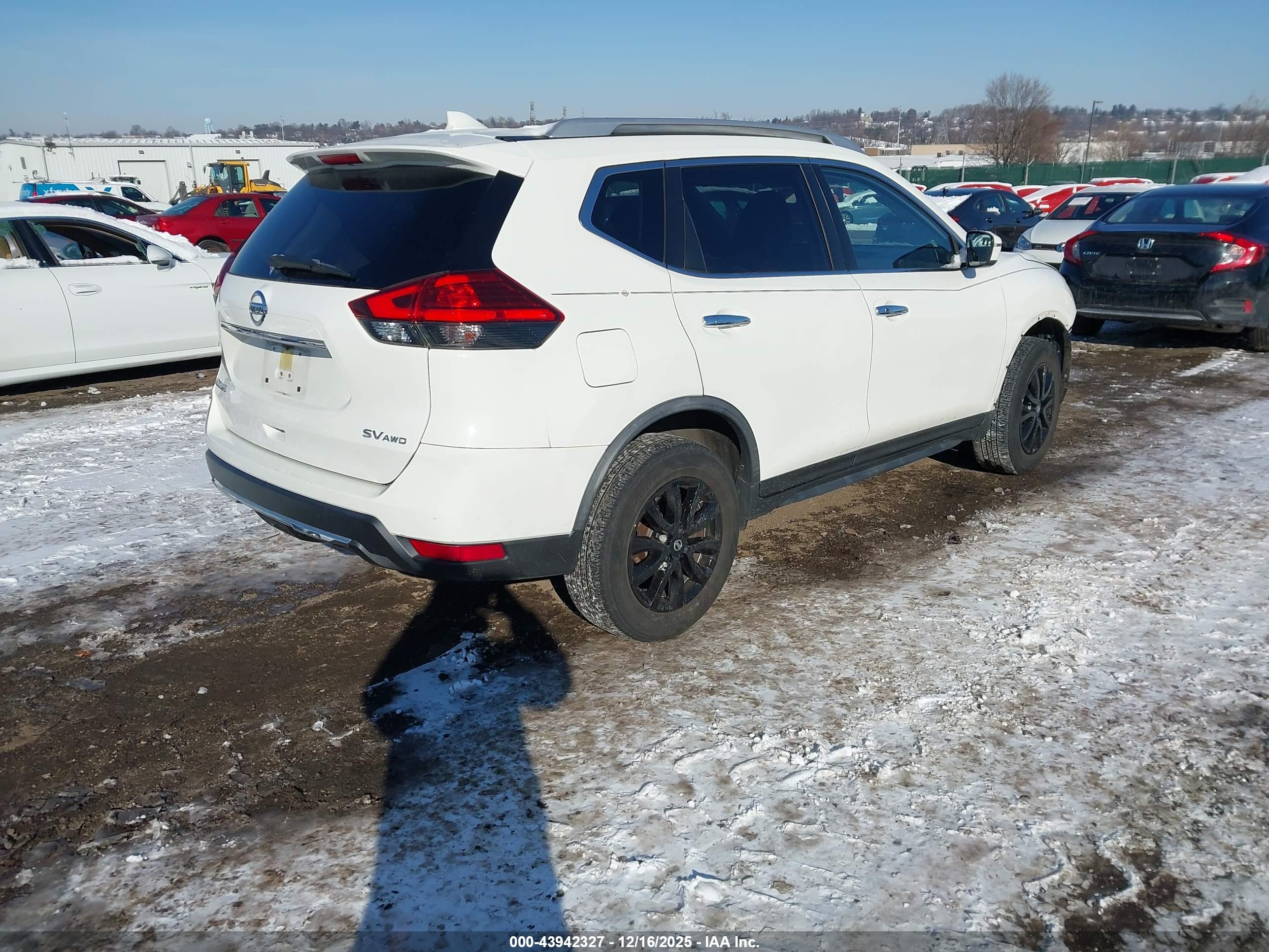 NISSAN ROGUE image 4