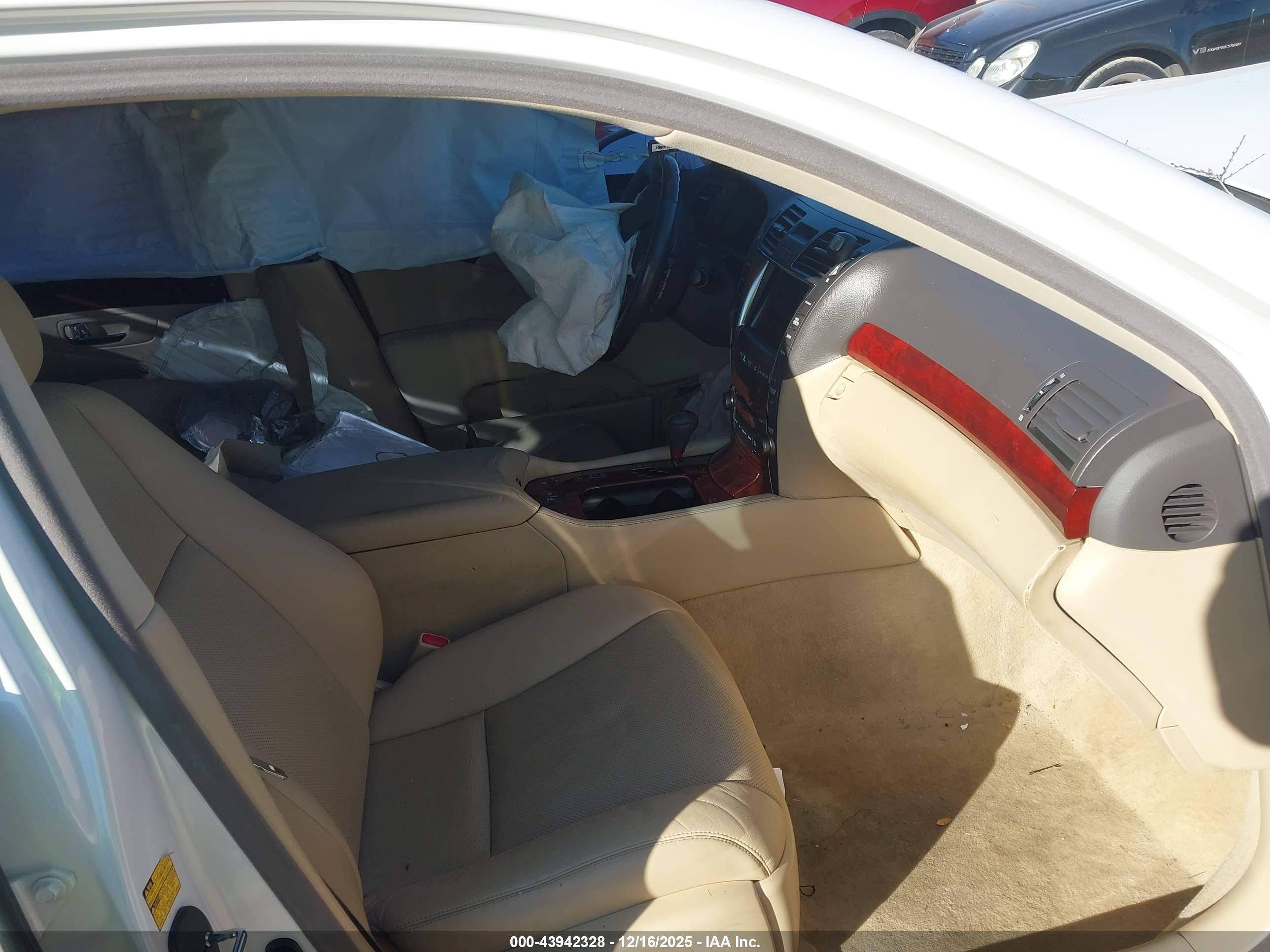 LEXUS LS image 5