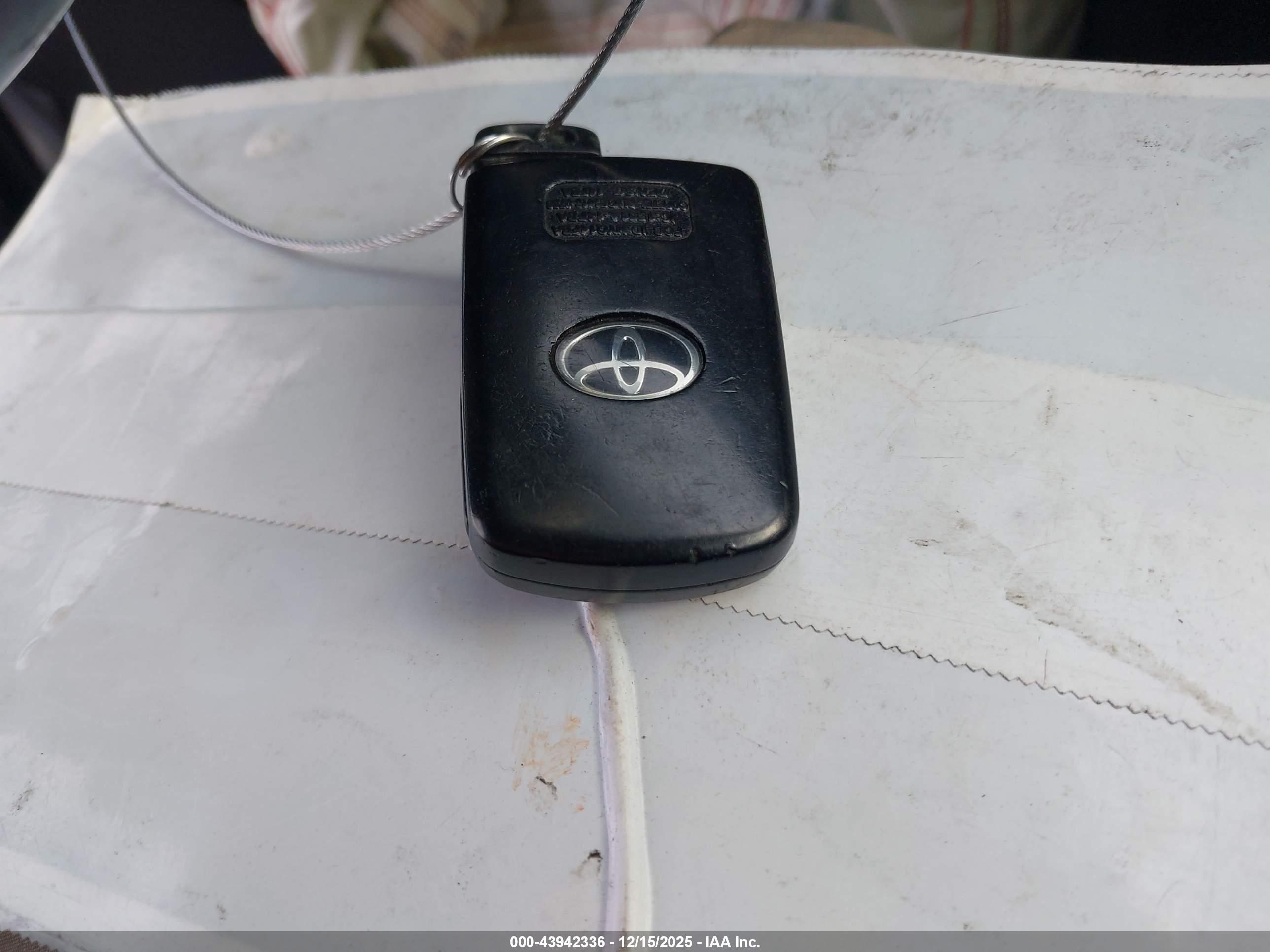 TOYOTA COROLLA image 11