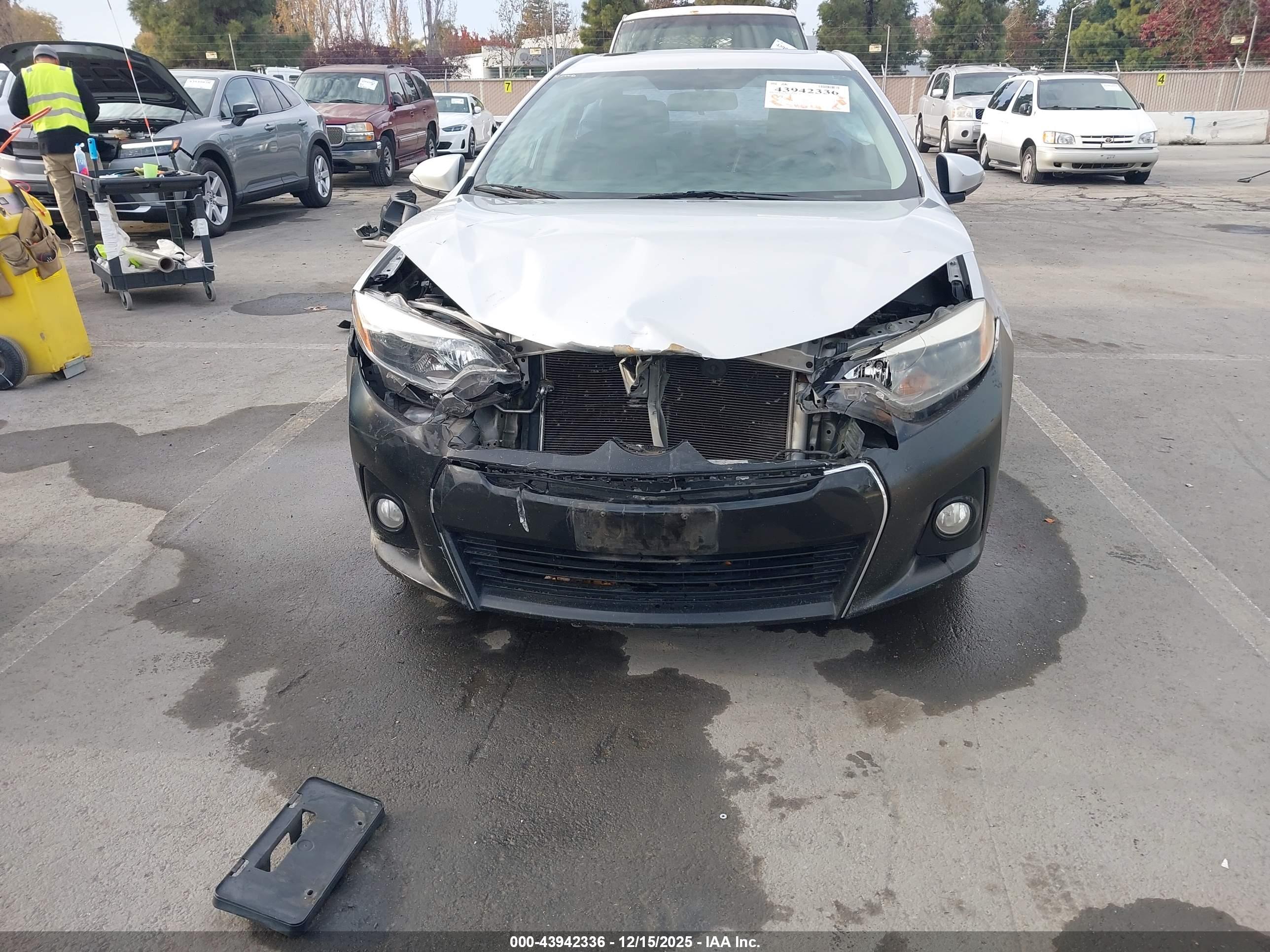 TOYOTA COROLLA image 6