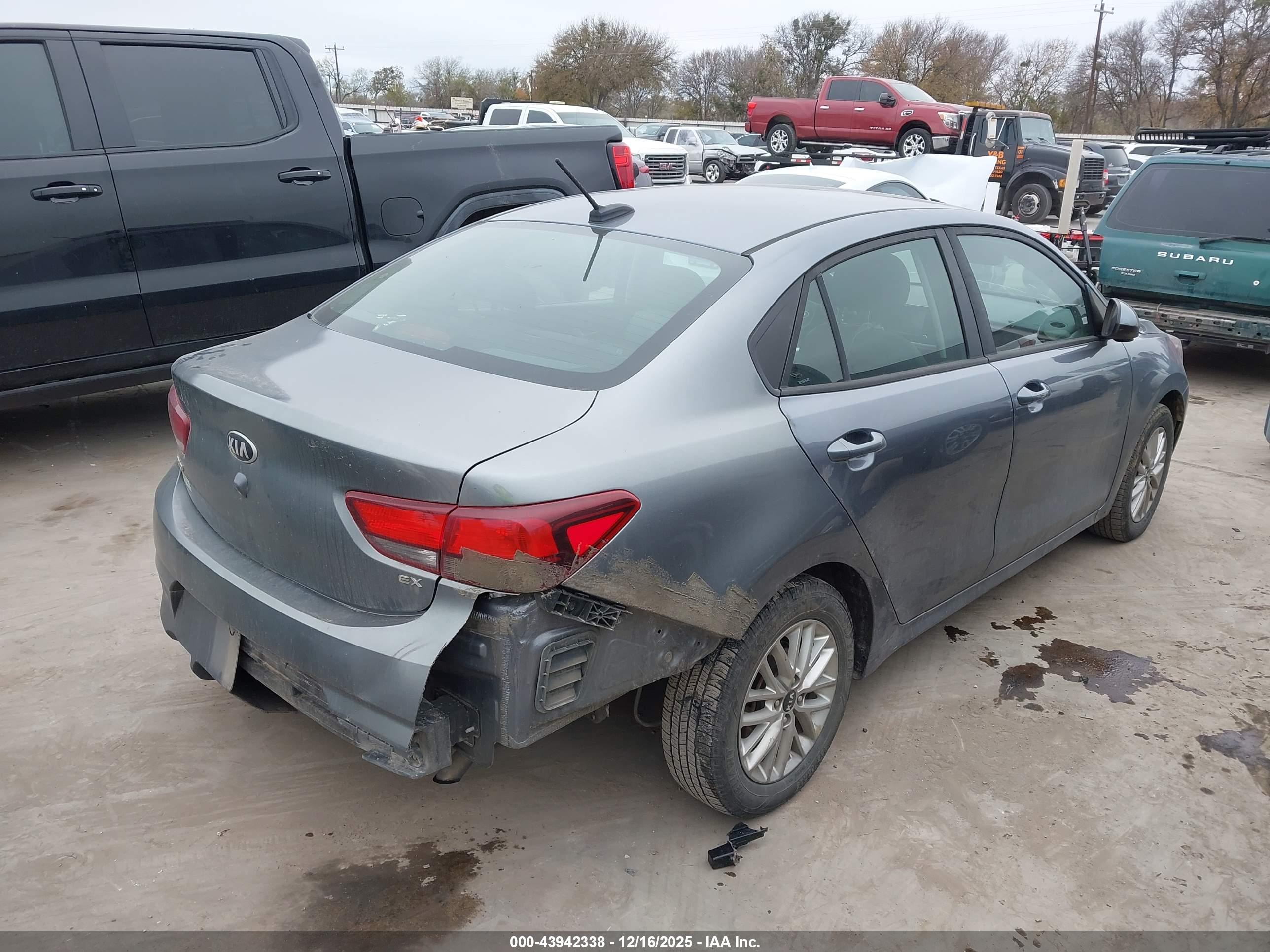 KIA RIO image 4