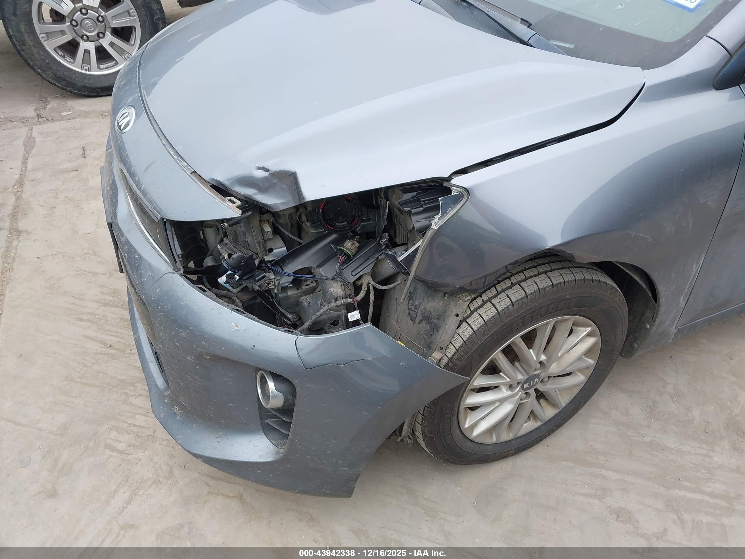 KIA RIO image 6