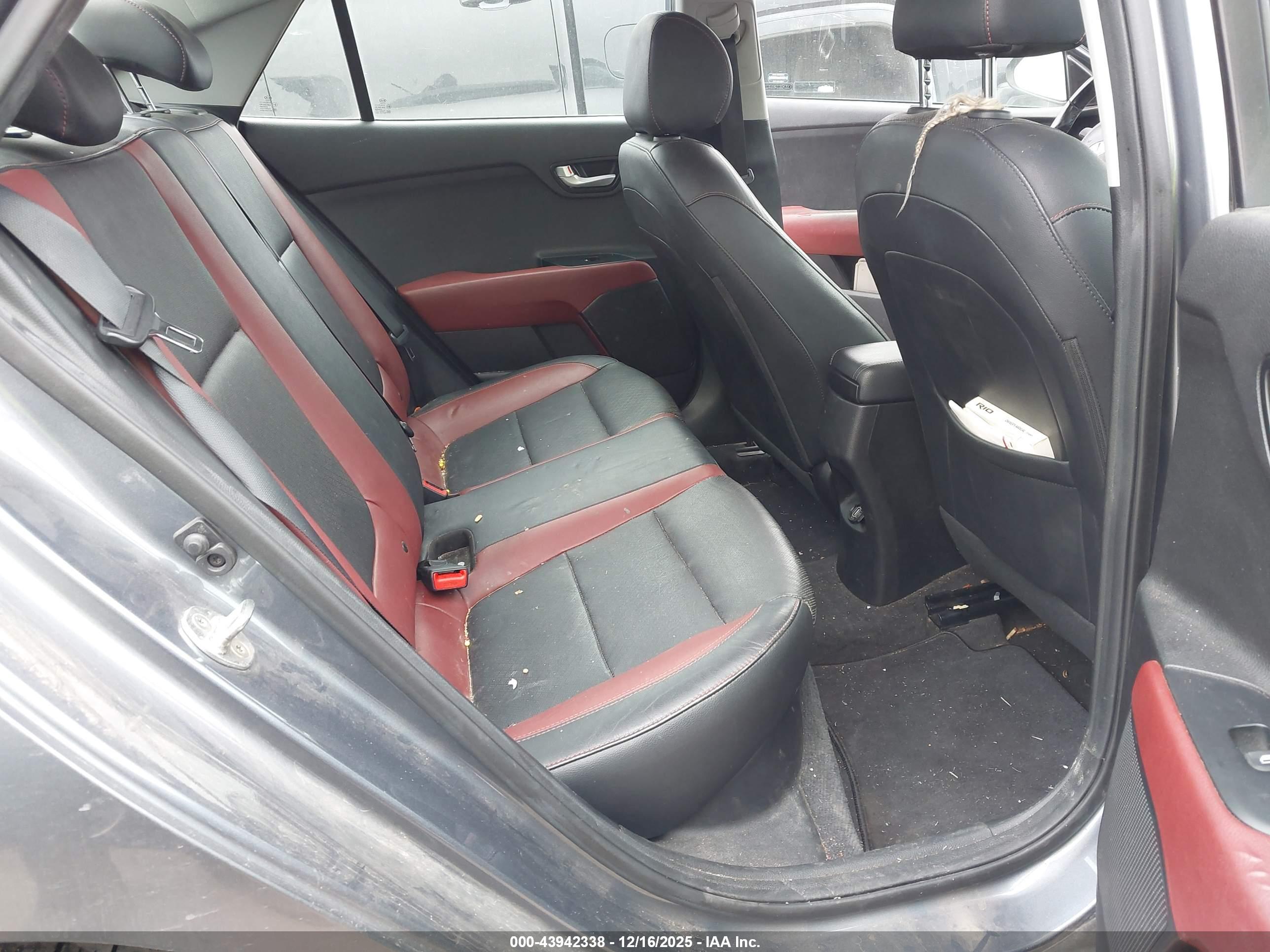 KIA RIO image 8