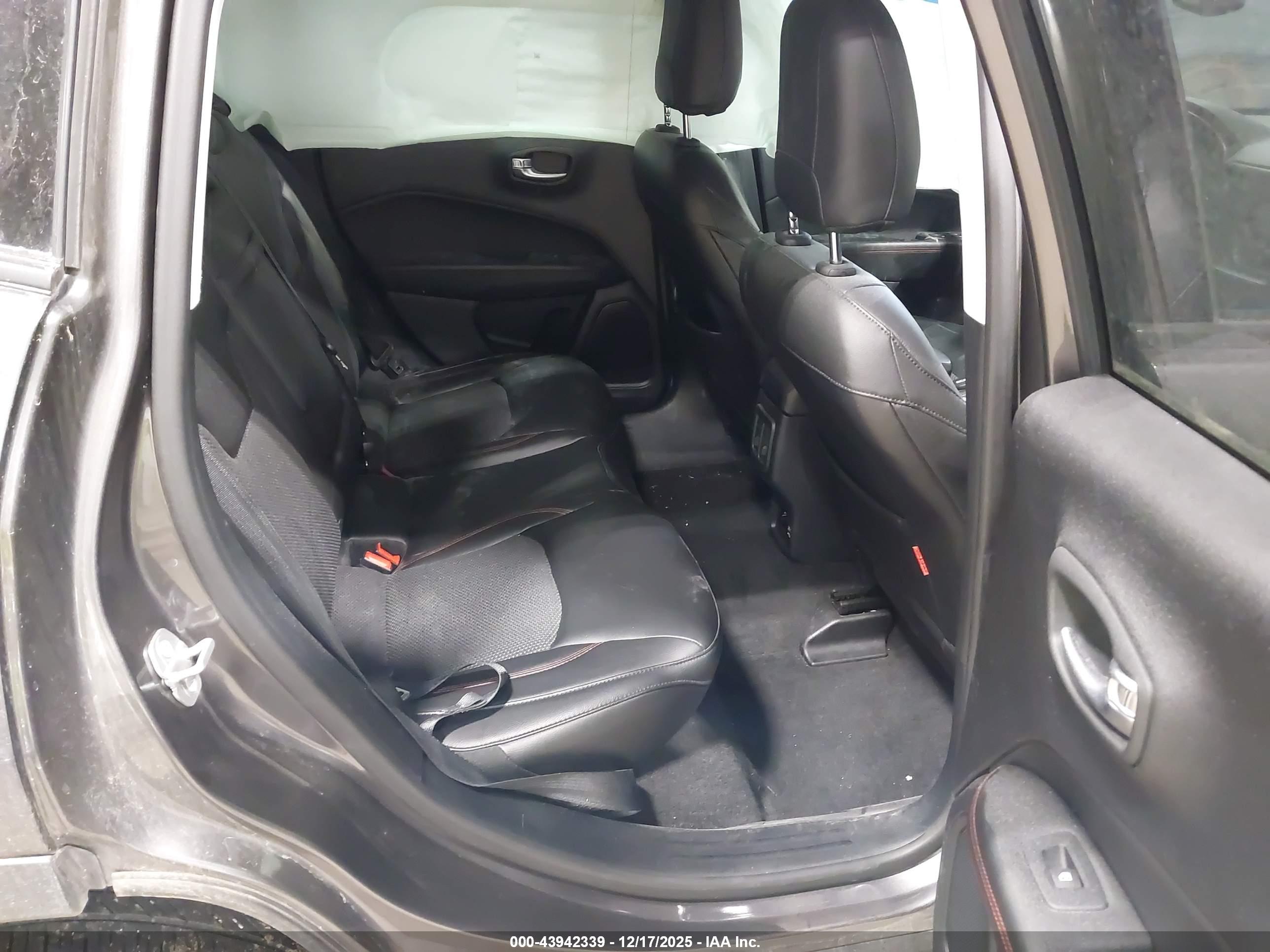 JEEP COMPASS image 8