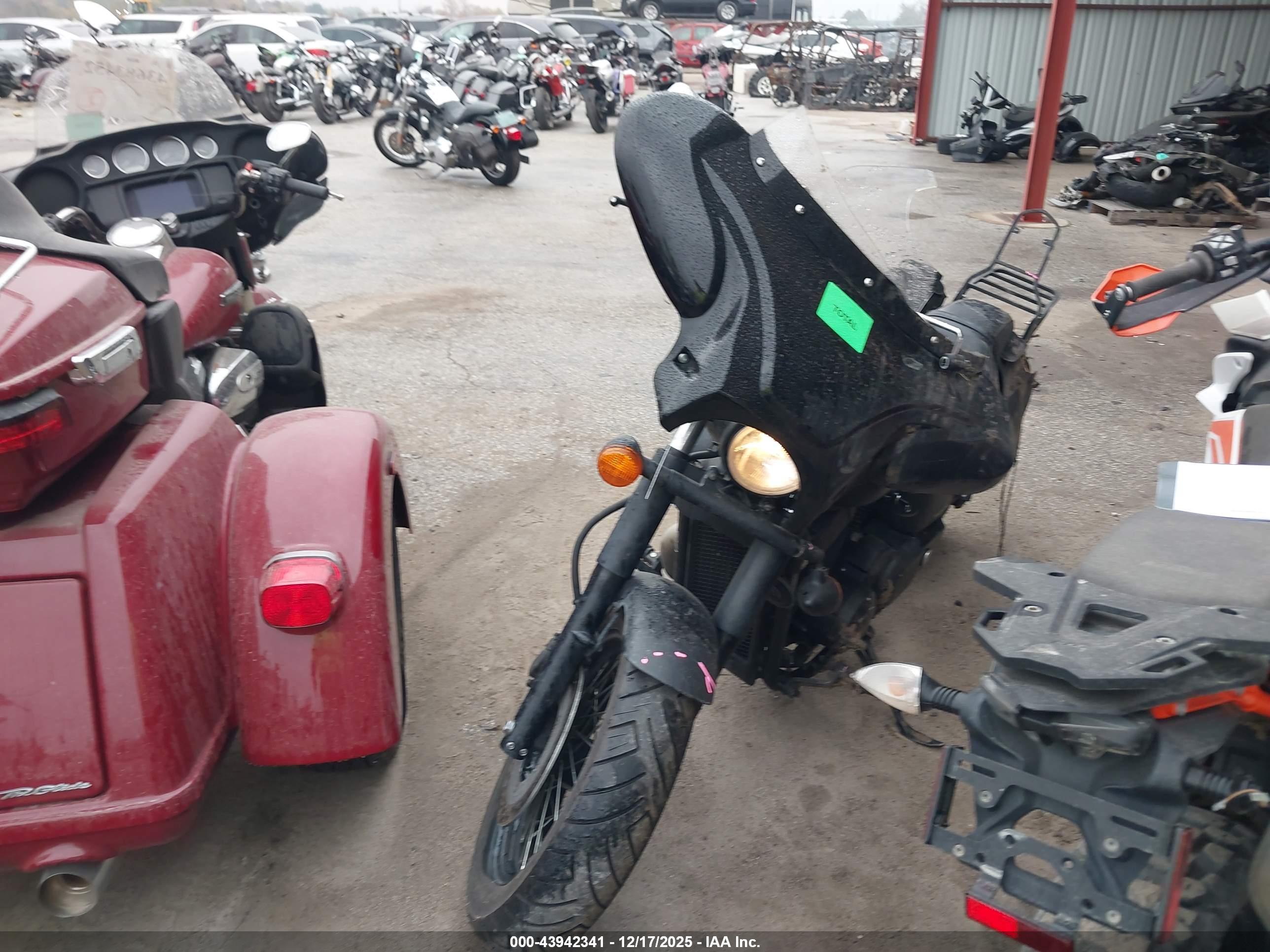 HONDA VT750 image 2