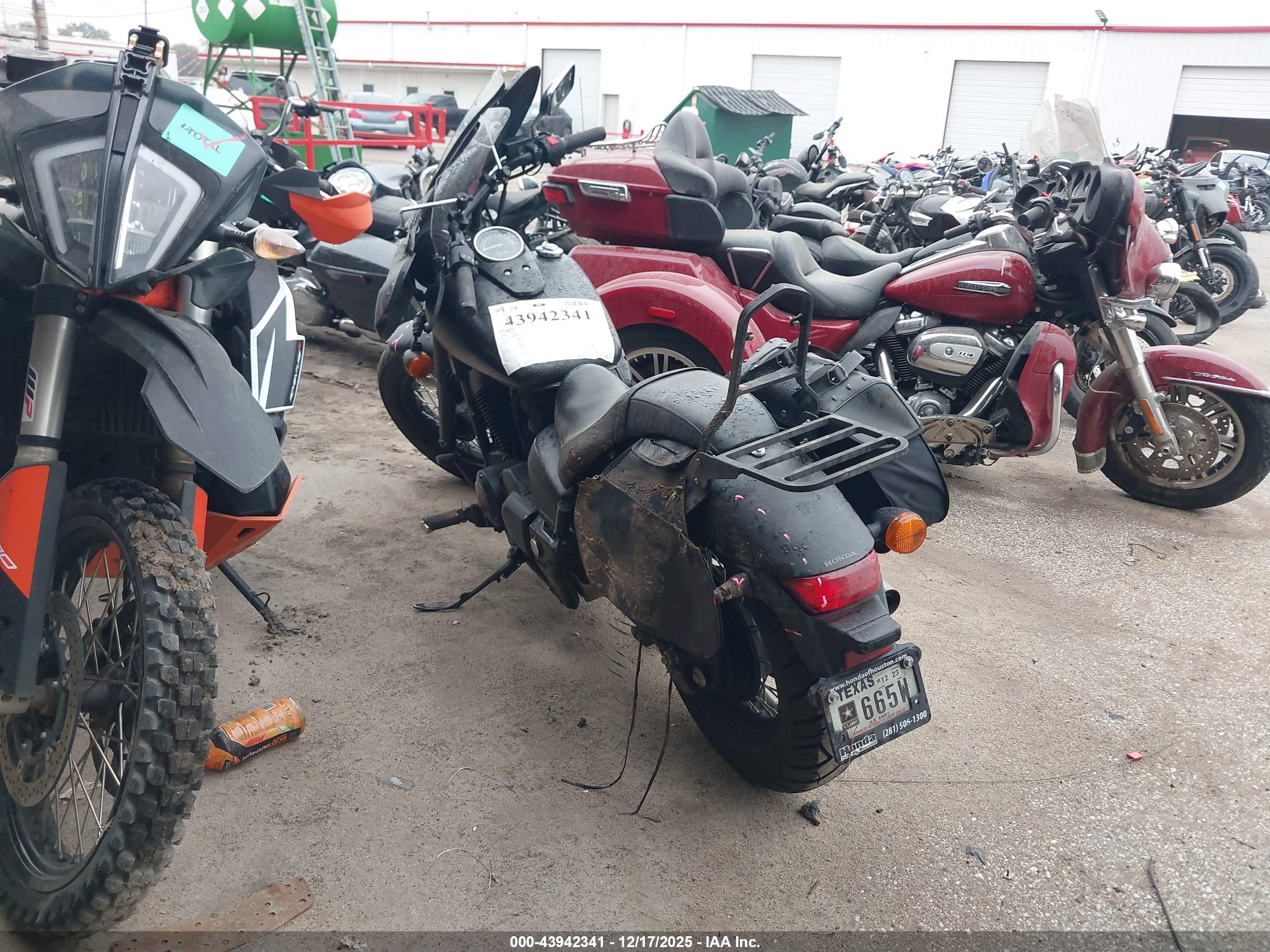 HONDA VT750 image 3