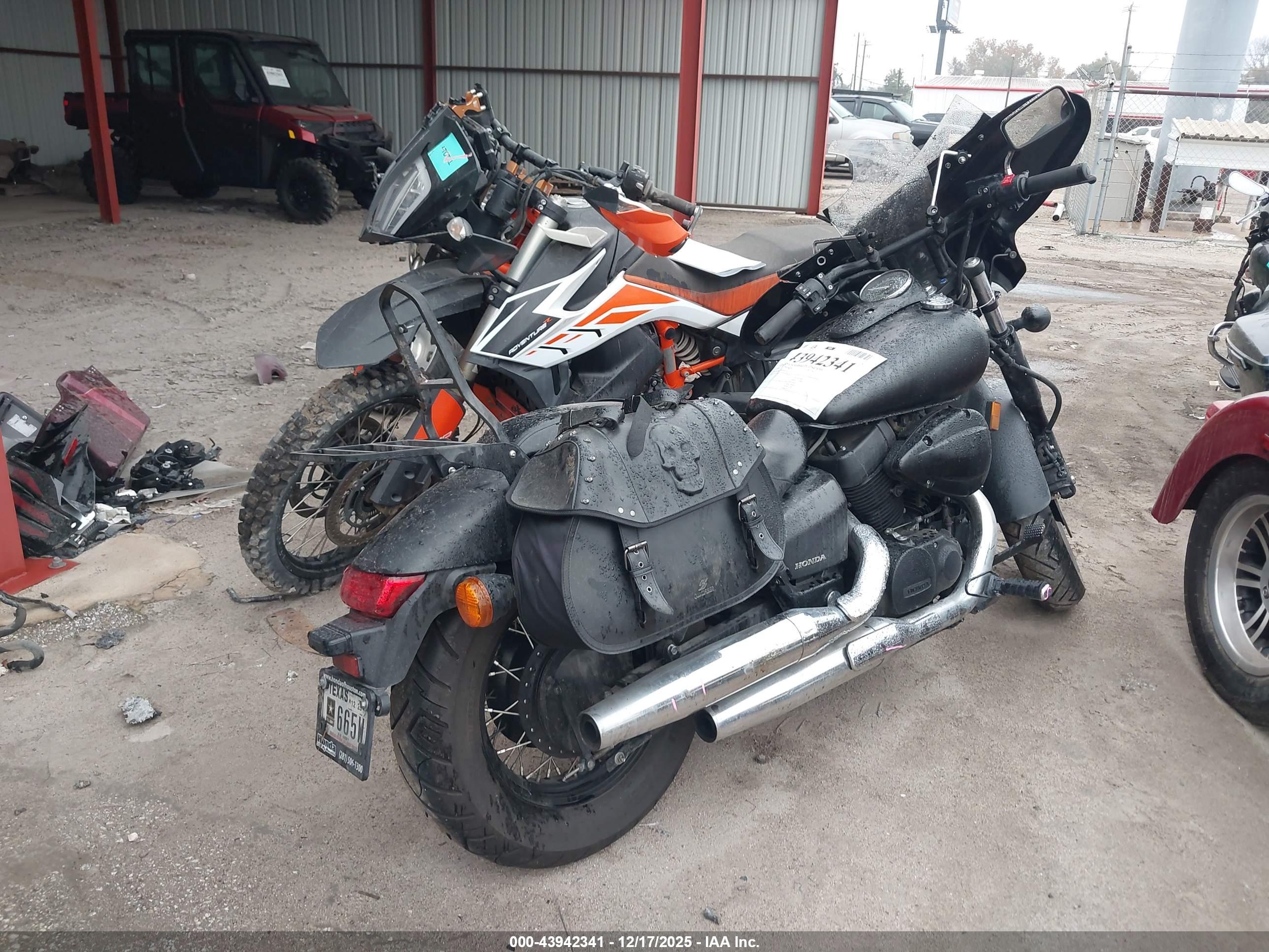 HONDA VT750 image 4
