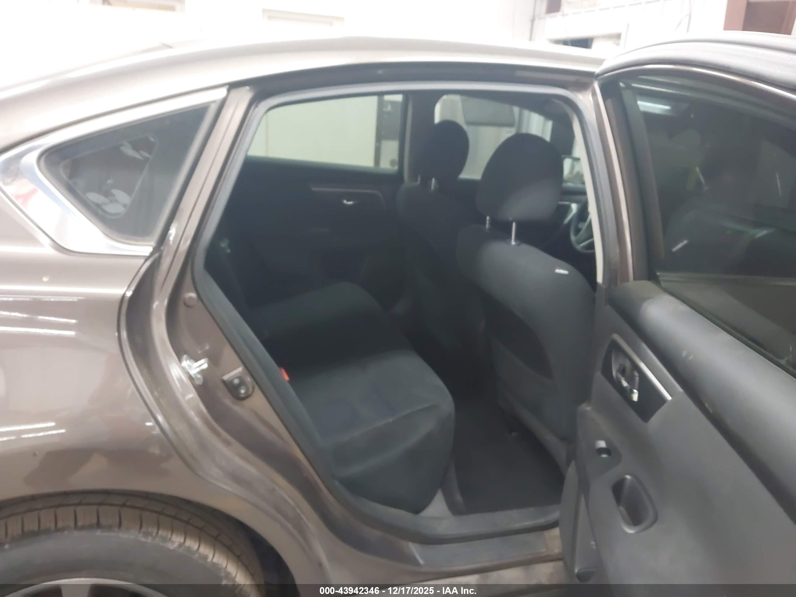 NISSAN ALTIMA image 8