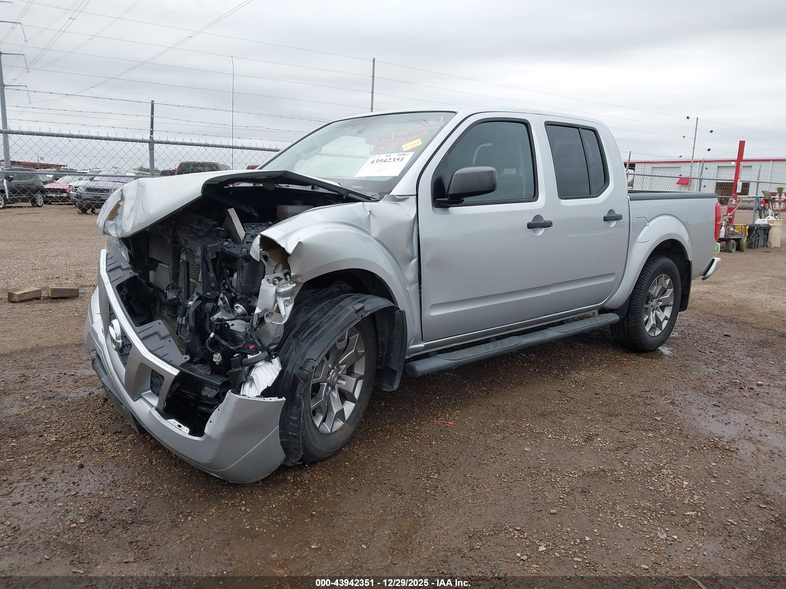 NISSAN FRONTIER image 2