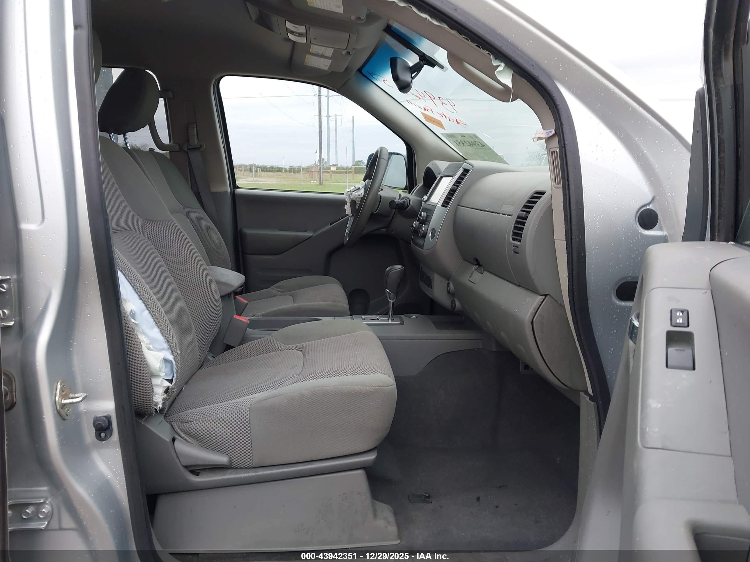 NISSAN FRONTIER image 5