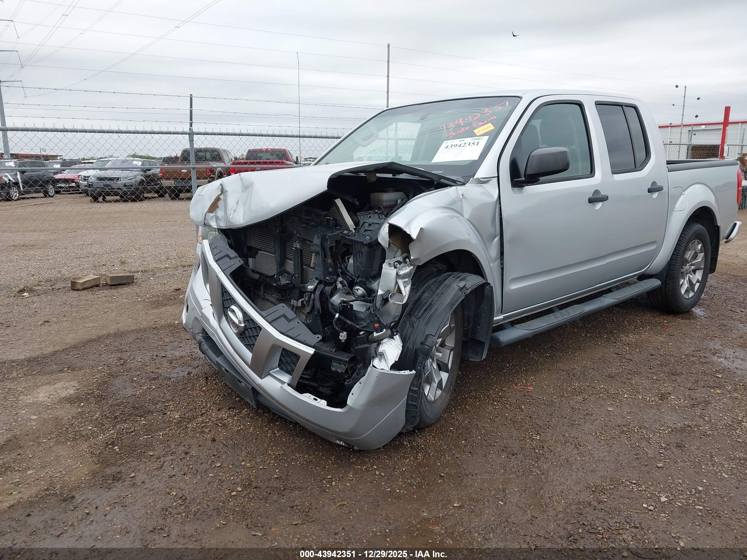 NISSAN FRONTIER image 6