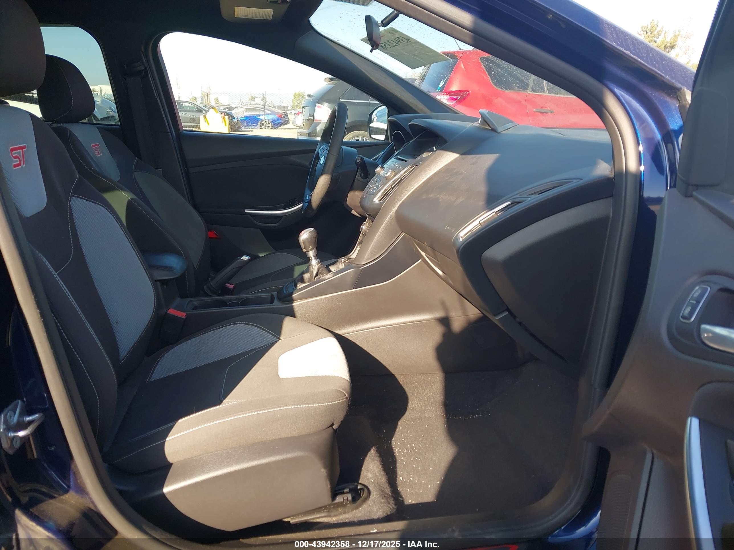 FORD FOCUS image 5