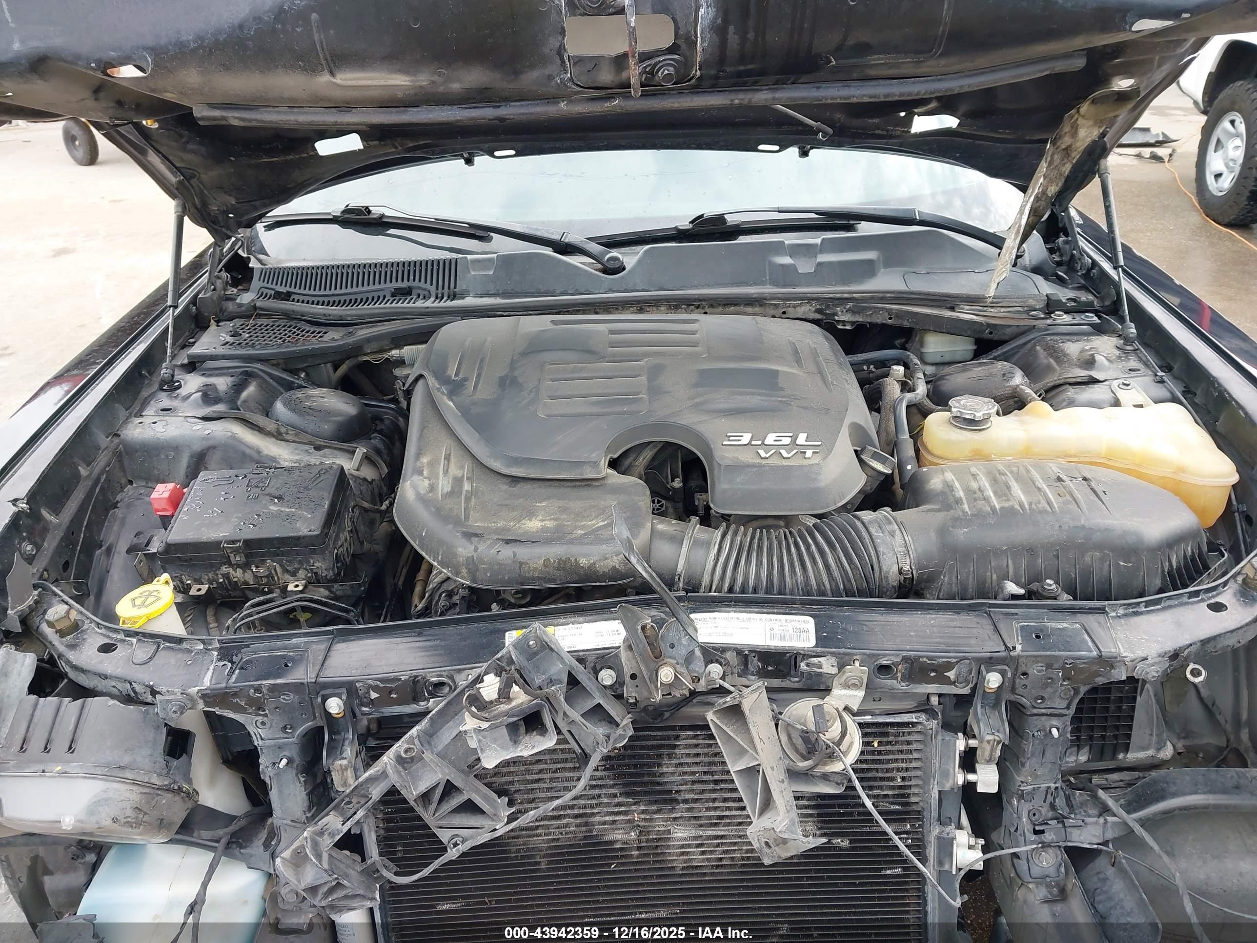 DODGE CHALLENGER image 10