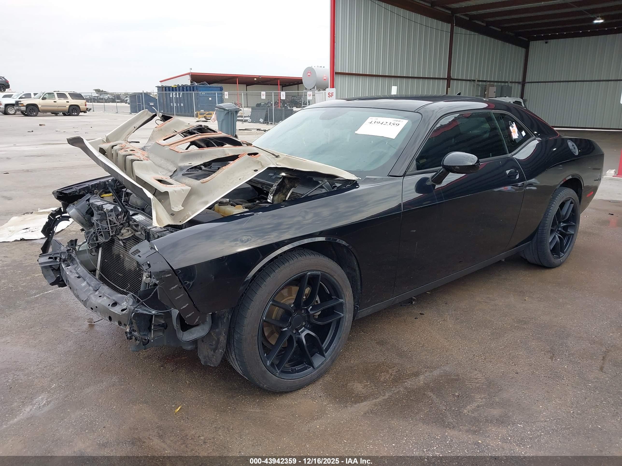 DODGE CHALLENGER image 2